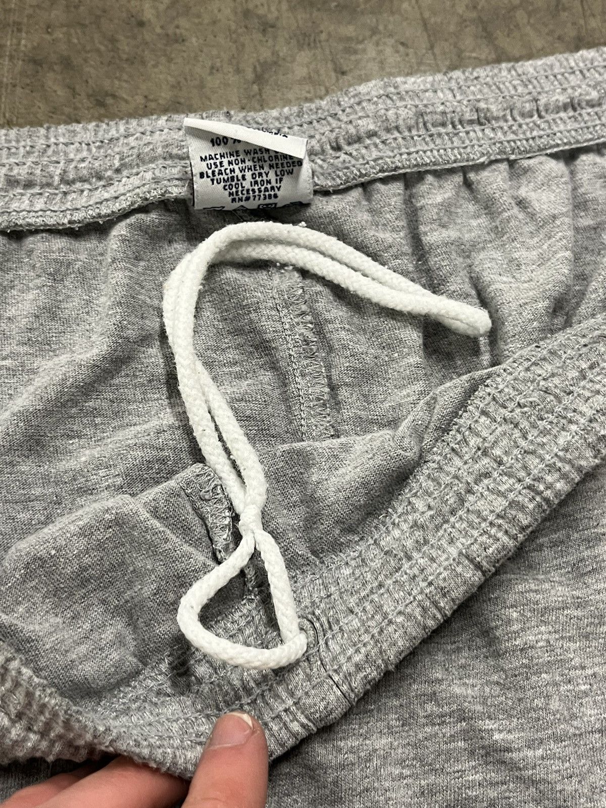 Vintage NY Yankees vintage shorts streetwear hype rare 90s y2k Size US 34 / EU 50 - 6 Thumbnail