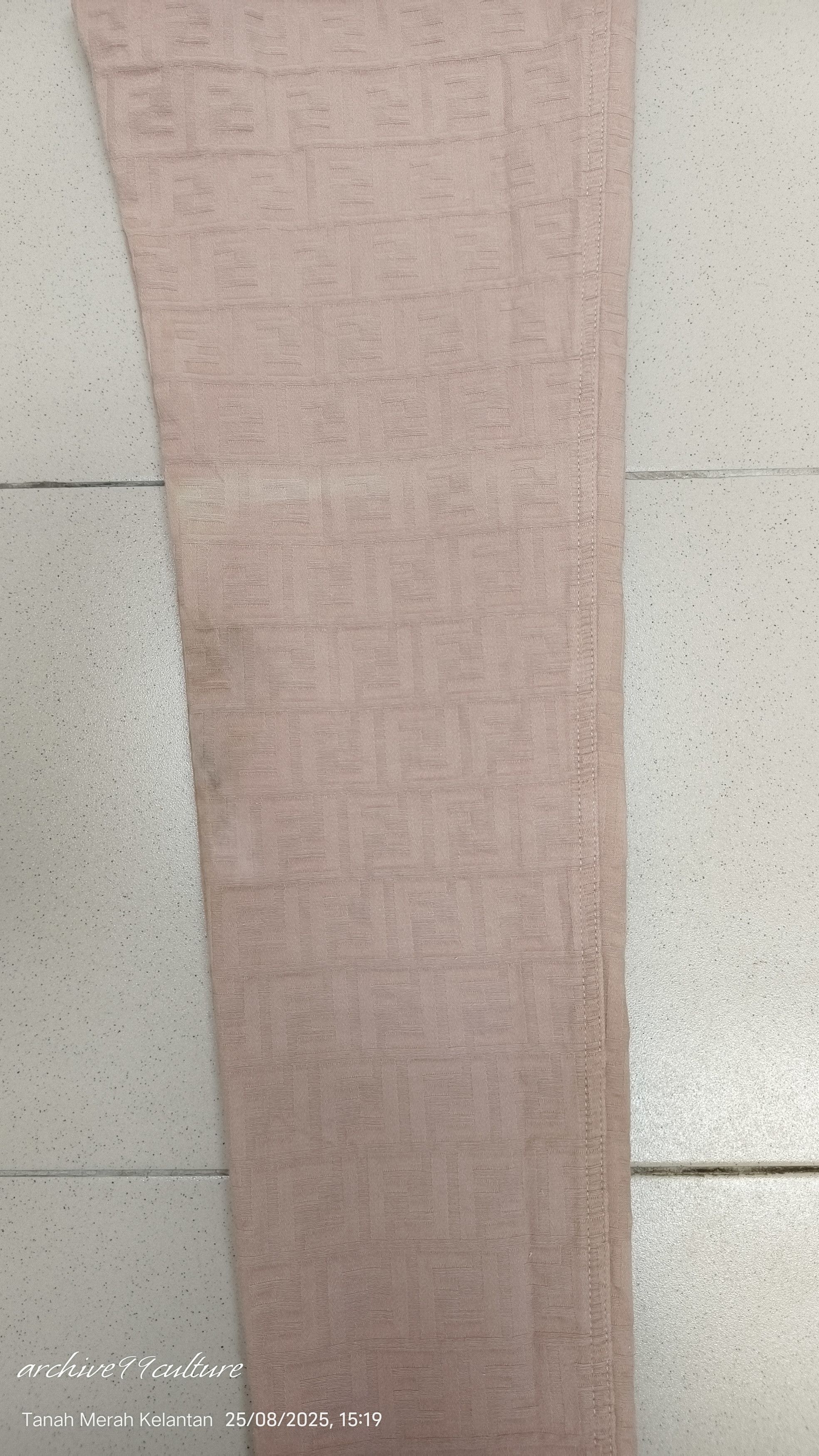 Fendi Vintage 90s Fendi Zucca Monogram baby pink / nude jeans Size 26" / US 2 / IT 38 - 19 Thumbnail