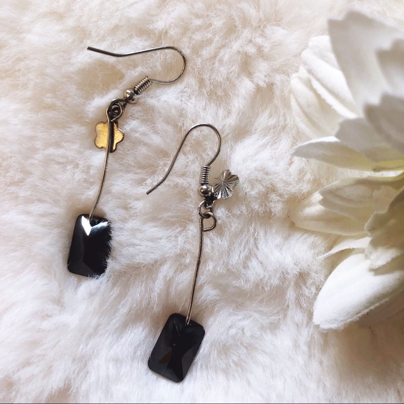 Other Silver Black Dazzle Earrings Size ONE SIZE - 10 Thumbnail