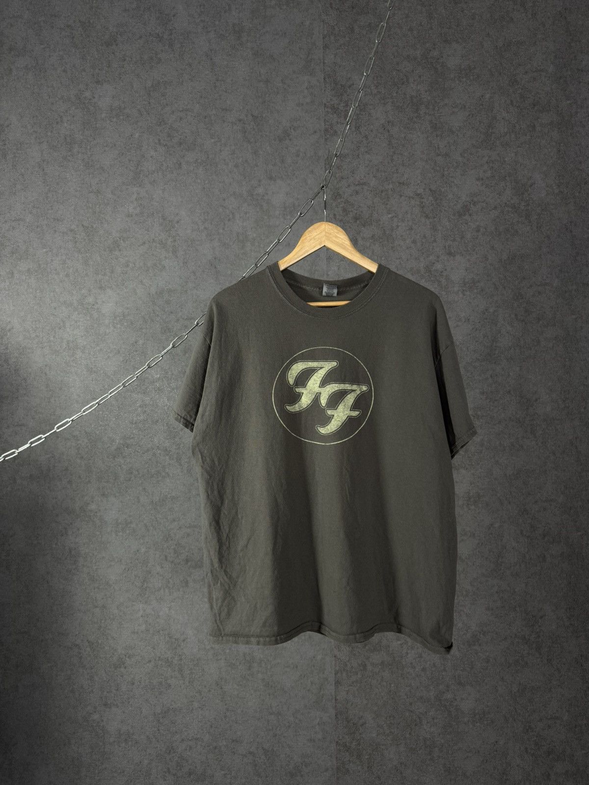 Band Tees Foo Fighters rock band center logo tee Size US XL / EU 56 / 4 - 1 Thumbnail