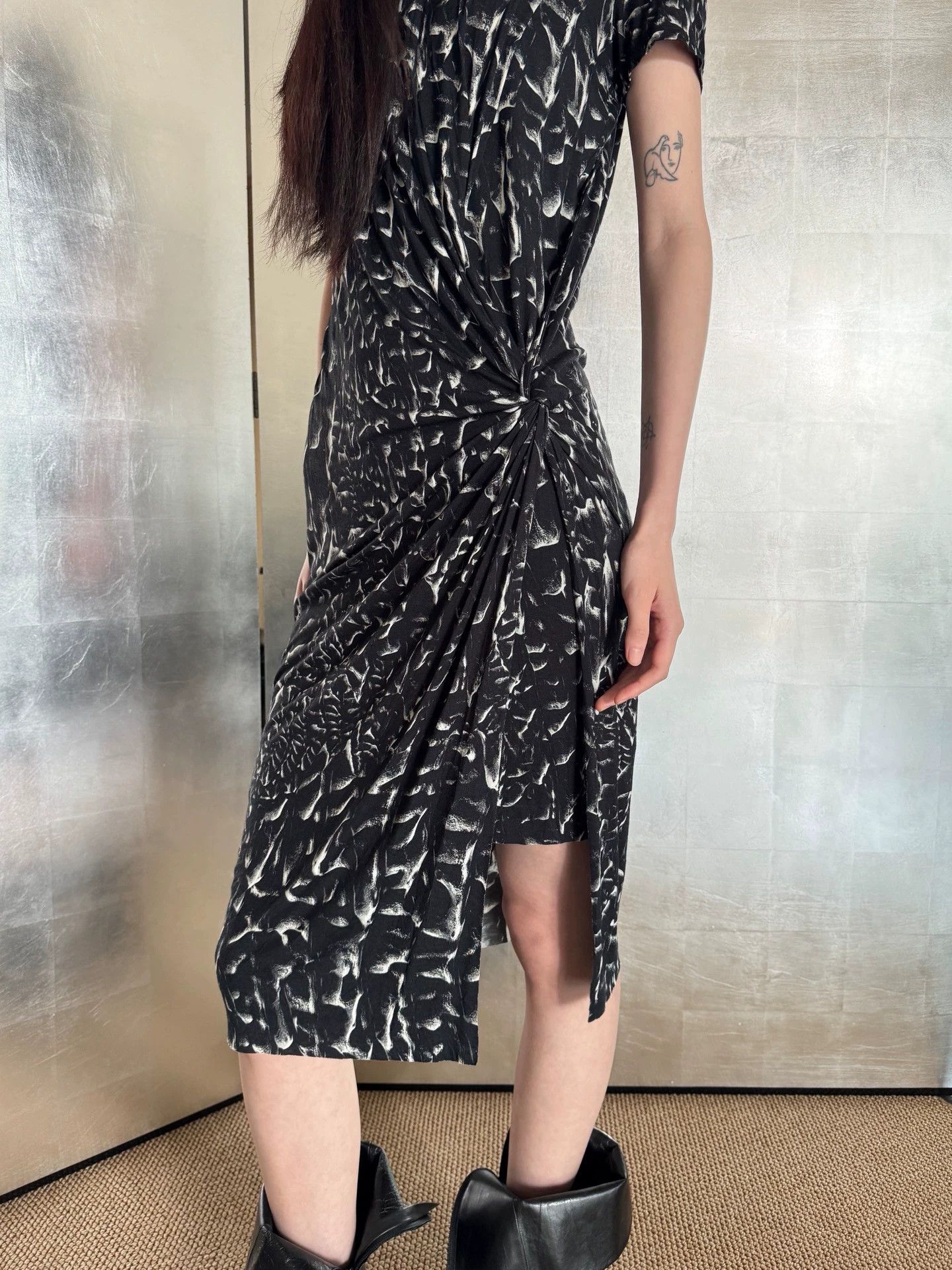 Helmut Lang Helmut Lang Vintage Printed Elastic Knot Slit Dress S Size S / US 4 / IT 40 - 9 Thumbnail