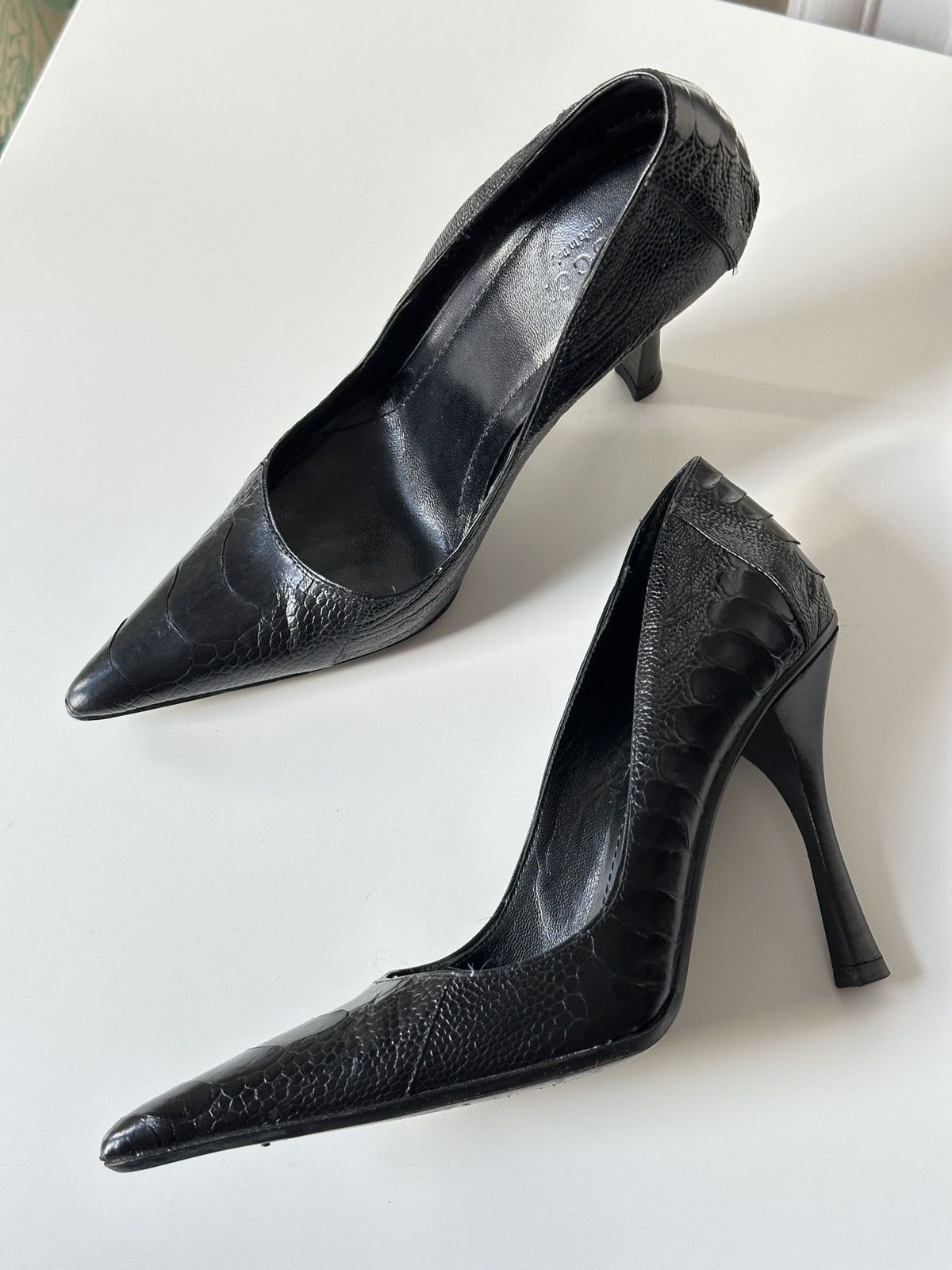 Gucci Gucci by Tom Ford Alligator Leather Black Pointed Toe Heels Size US 5.5 / IT 35.5 - 12 Thumbnail
