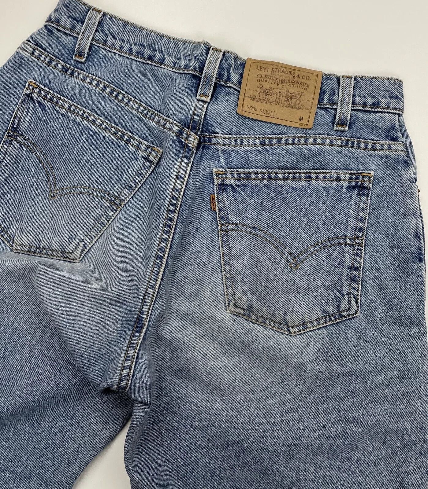 Levi's Vintage 1990s Levi’s 950 Men Jeans Tapered Leg Made in USA Size US 28 / EU 44 - 11 Thumbnail