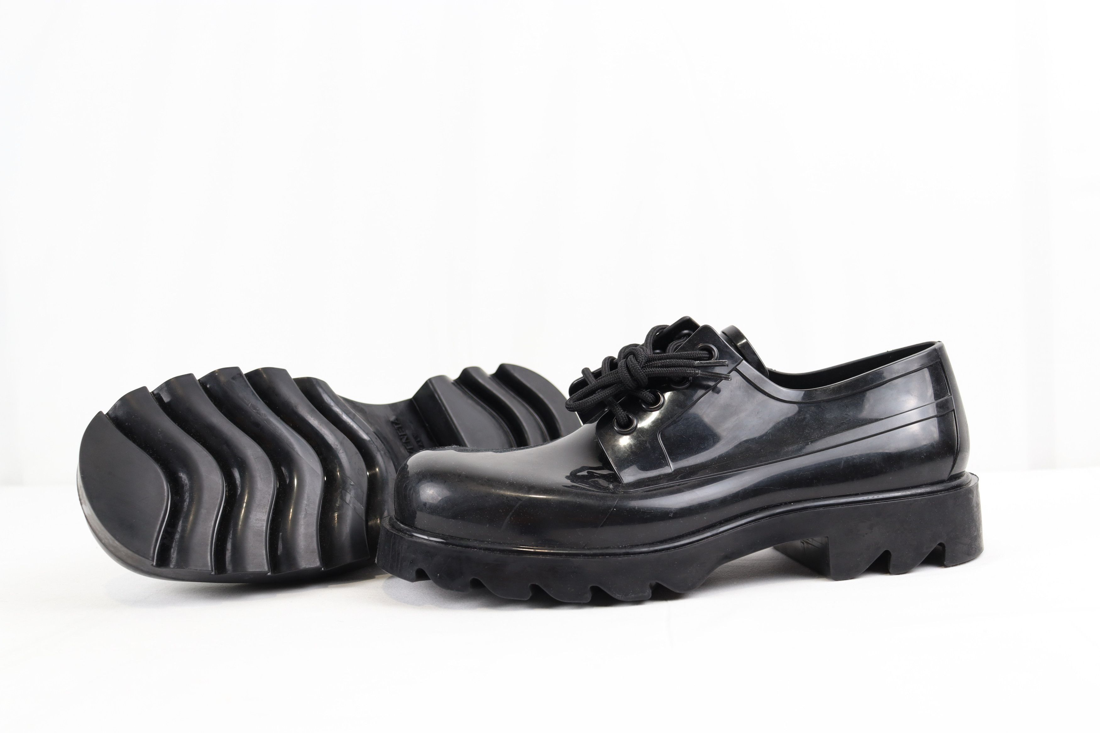Bottega Veneta o1rshd10124 Stride Lace up Shiny Rubber Boot in Black Size US 8 / EU 41 - 1 Thumbnail