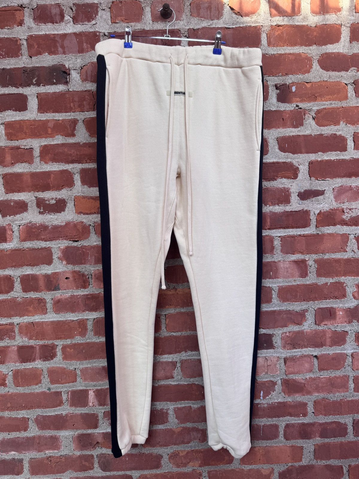 Fear of god essentials side stripe sweatpants