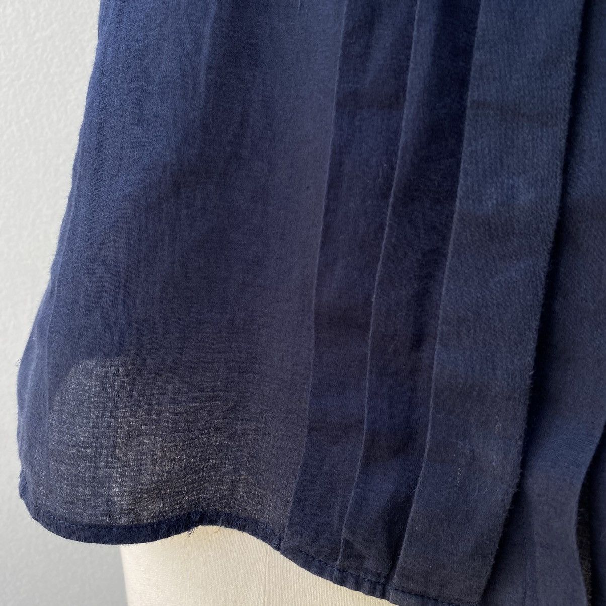 Burberry BURBERRY Soft Navy Pleated Blouse Size S / US 4 / IT 40 - 18 Thumbnail