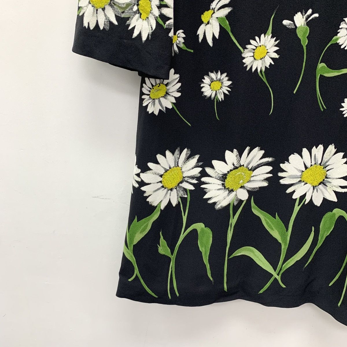 Dolce & Gabbana Dolce&Gabbana Black Daisy Printed Short Sleeve Dress K26WX Size S / US 4 / IT 40 - 4 Thumbnail