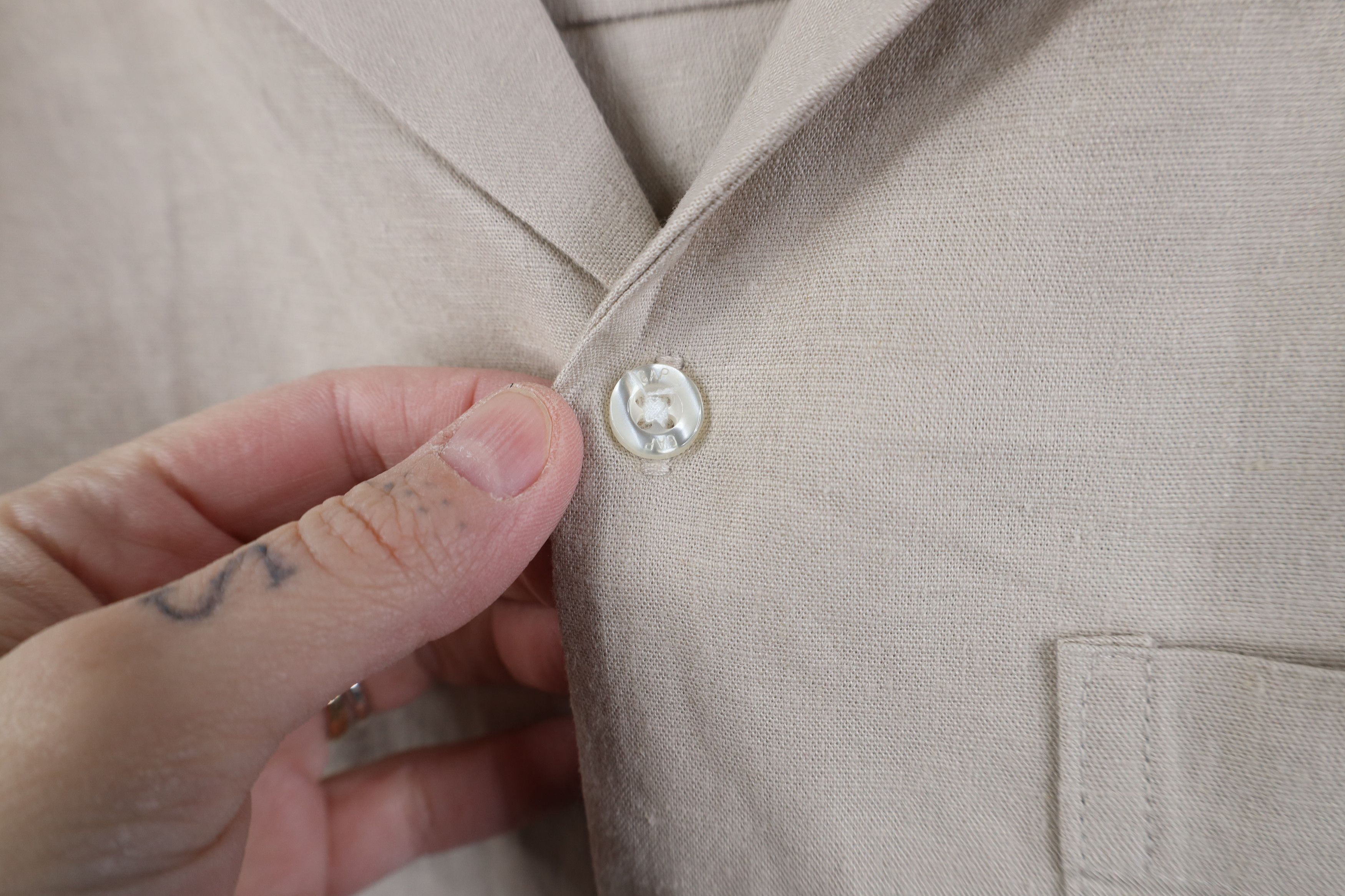 Gap Deadstock Vintage Y2K Gap Looped Collar Button Shirt Beige Size US XXL / EU 58 / 5 - 6 Thumbnail