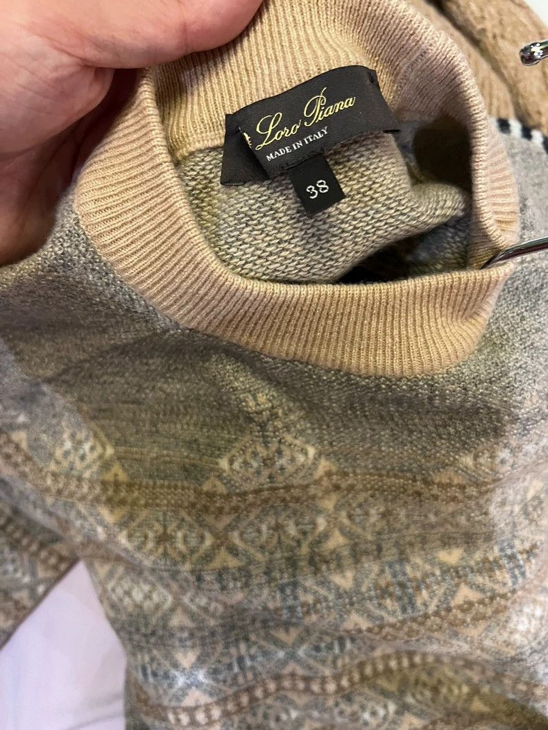 LORO PIANA Round collar warm winter milk tea color sweater