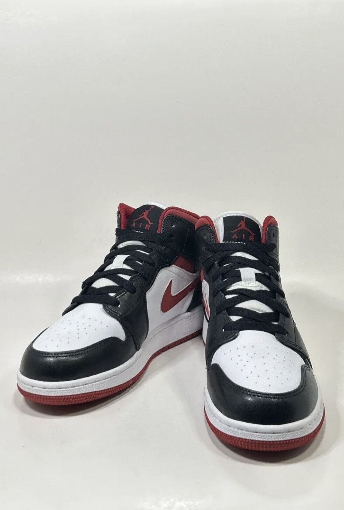 Size 6Y Boys Air Jordan 1 Mid Sneakers DJ4695 122 Wmns 7.5
