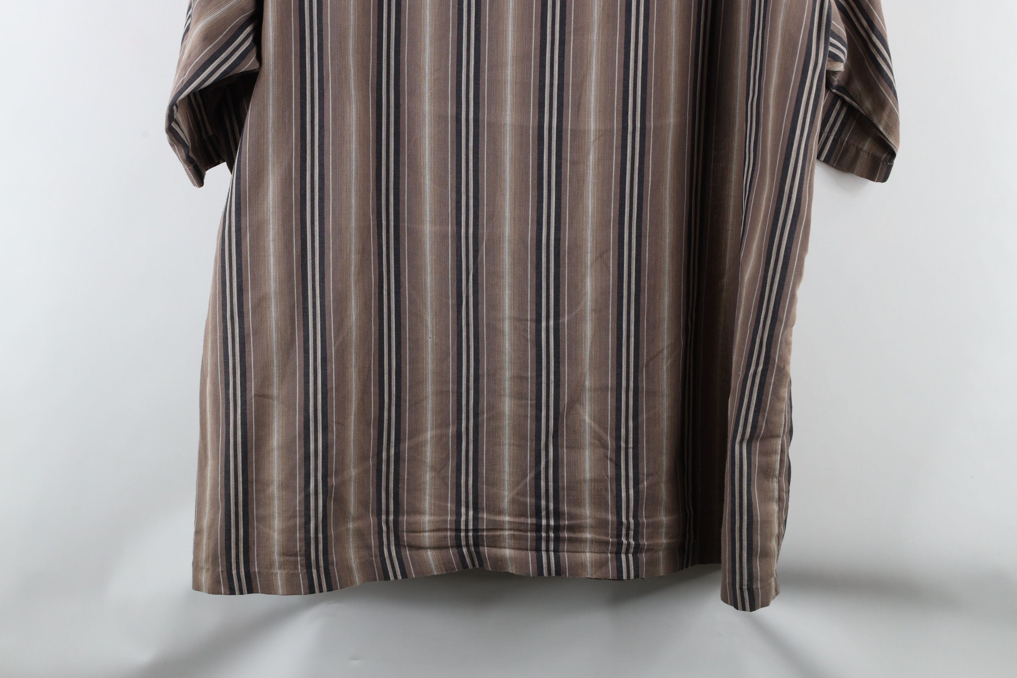 Vintage Vintage 90s Streetwear Fit Short Sleeve Button Shirt USA Size US XL / EU 56 / 4 - 9 Thumbnail