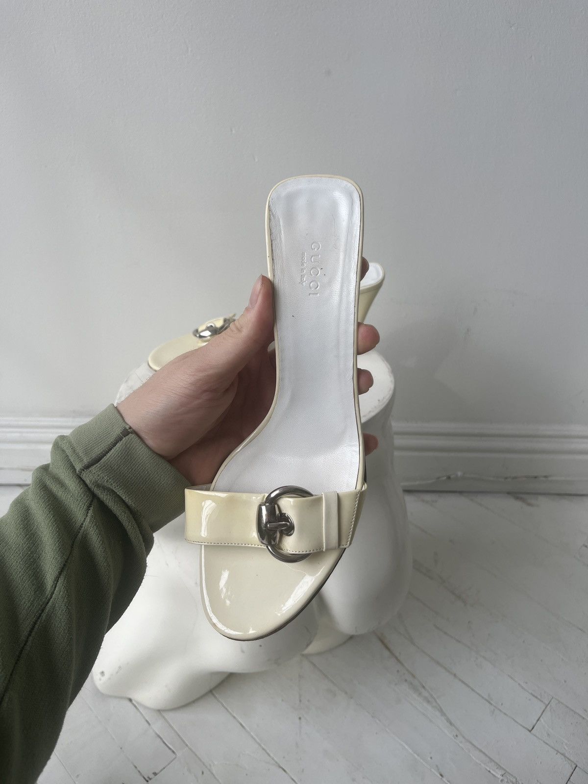 Gucci VINTAGE GUCCI BY TOM FORD CREAM MULE Size US 10 / IT 40 - 2 Thumbnail