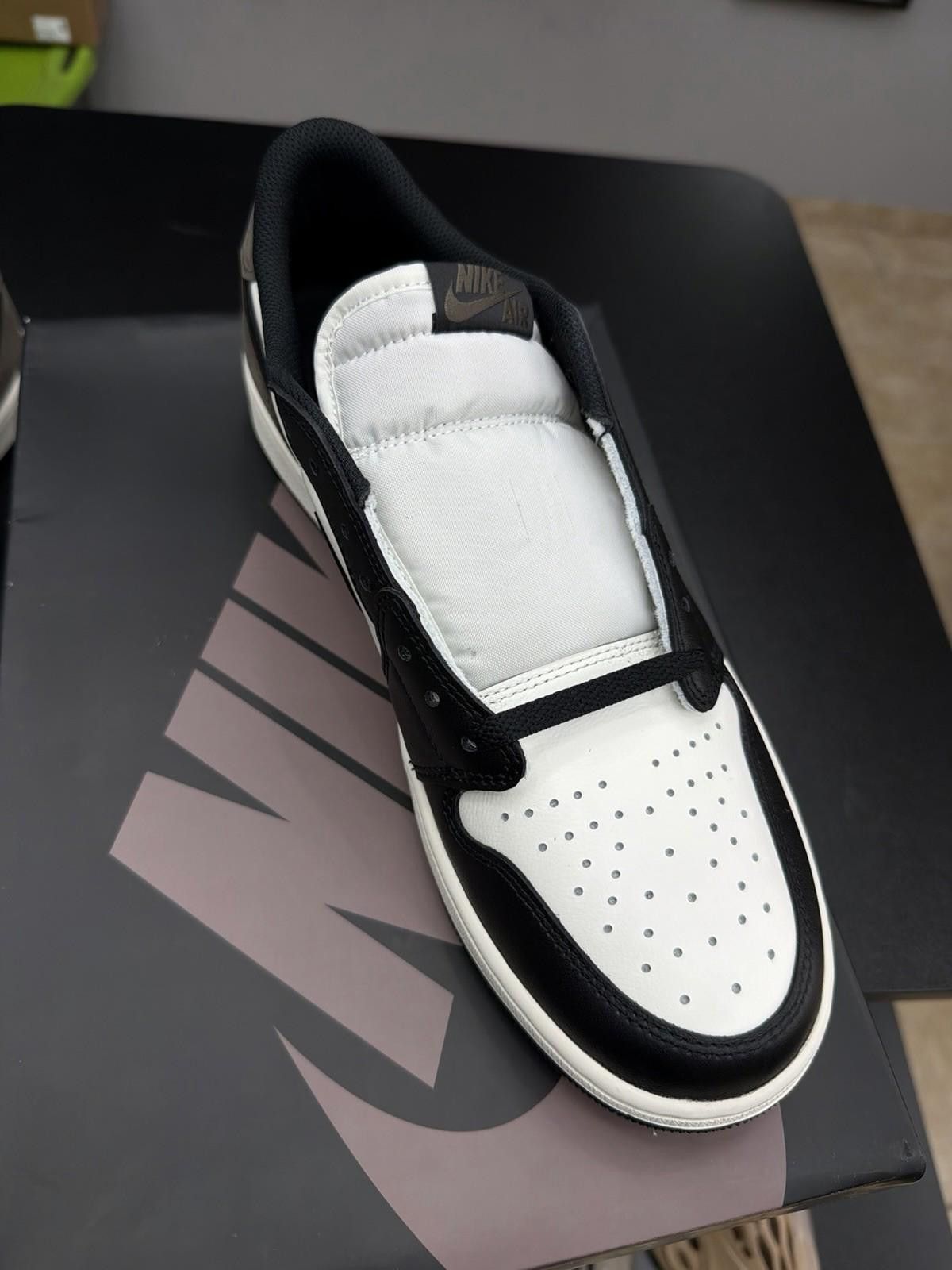 Nike Jordan 1 Retro Low OG Mocha CZ0790-102 Size 12 Brand New Size US 12 / EU 45 - 10 Thumbnail