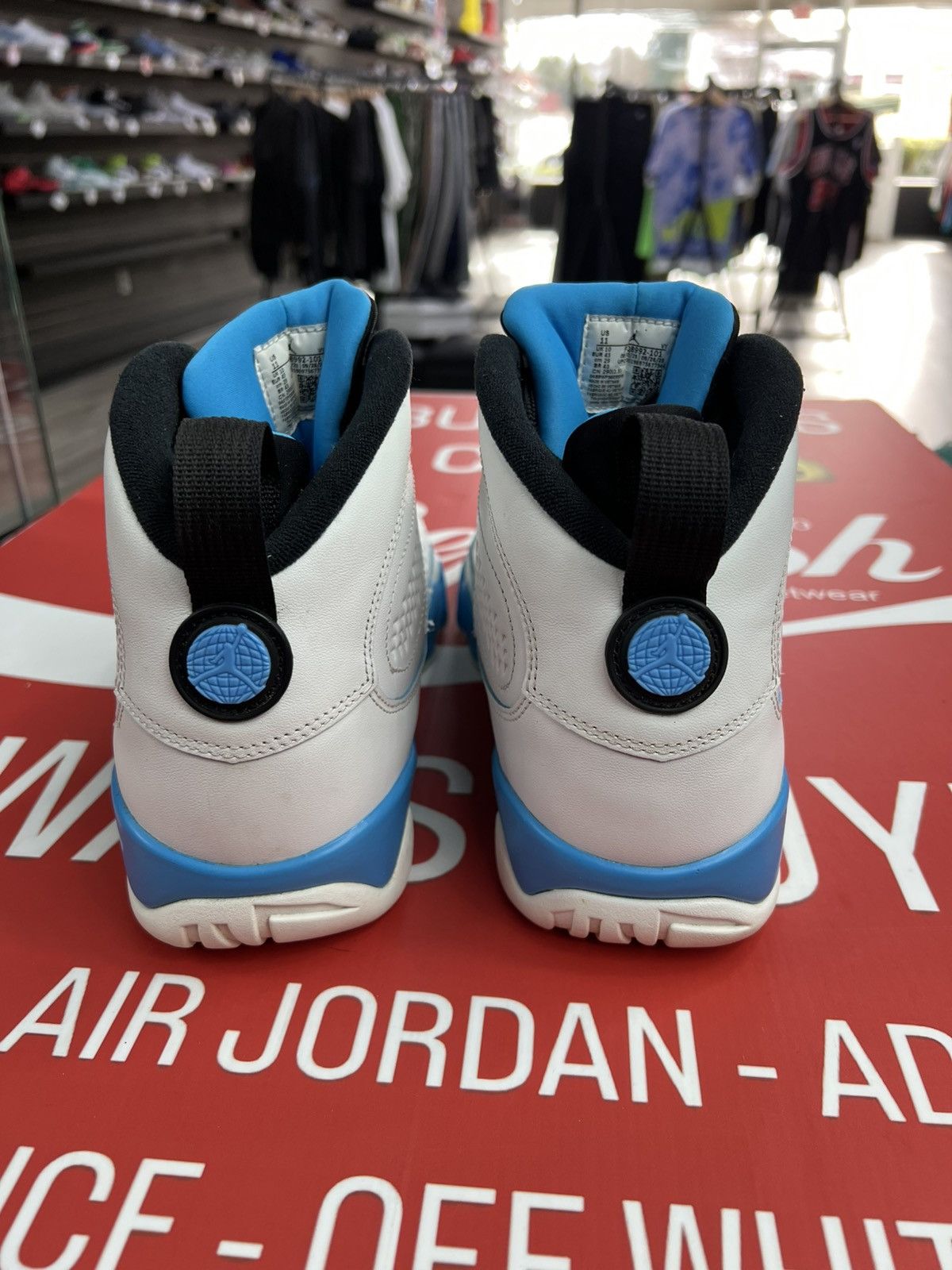 Jordan Brand Air Jordan 9 Powder Blue Size 11 Size US 11 / EU 44 - 6 Thumbnail