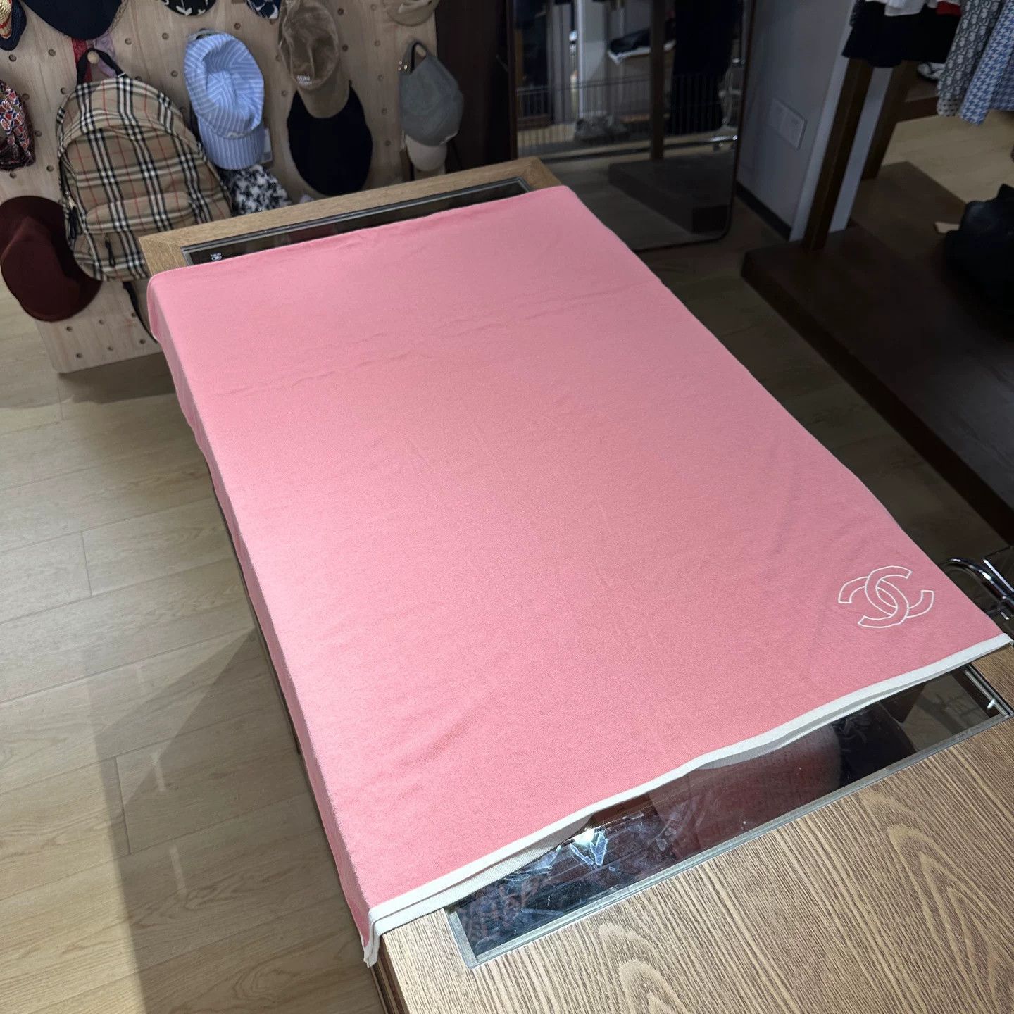 Chanel Chanel Retro Pink Scarf one size Men Size ONE SIZE - 1 Thumbnail
