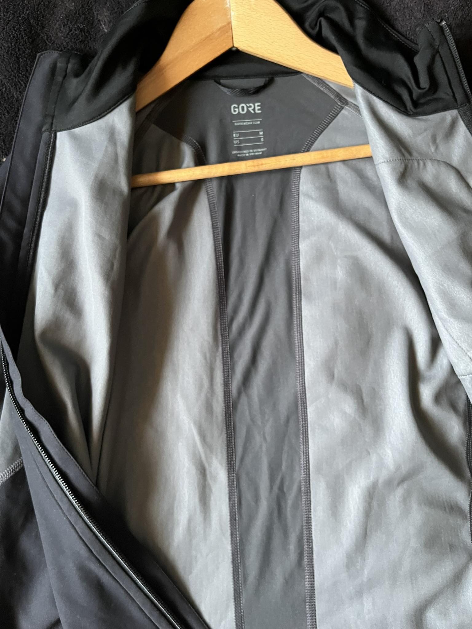 GOREWEAR Gore windstopper light running run hiking bike Size US S / EU 44-46 / 1 - 6 Thumbnail