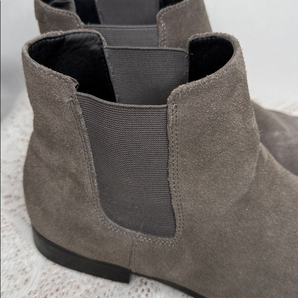 Express Express Chelsea gray suede Men’s slip on chukka boots sz 12 Size US 12 / EU 45 - 2 Thumbnail