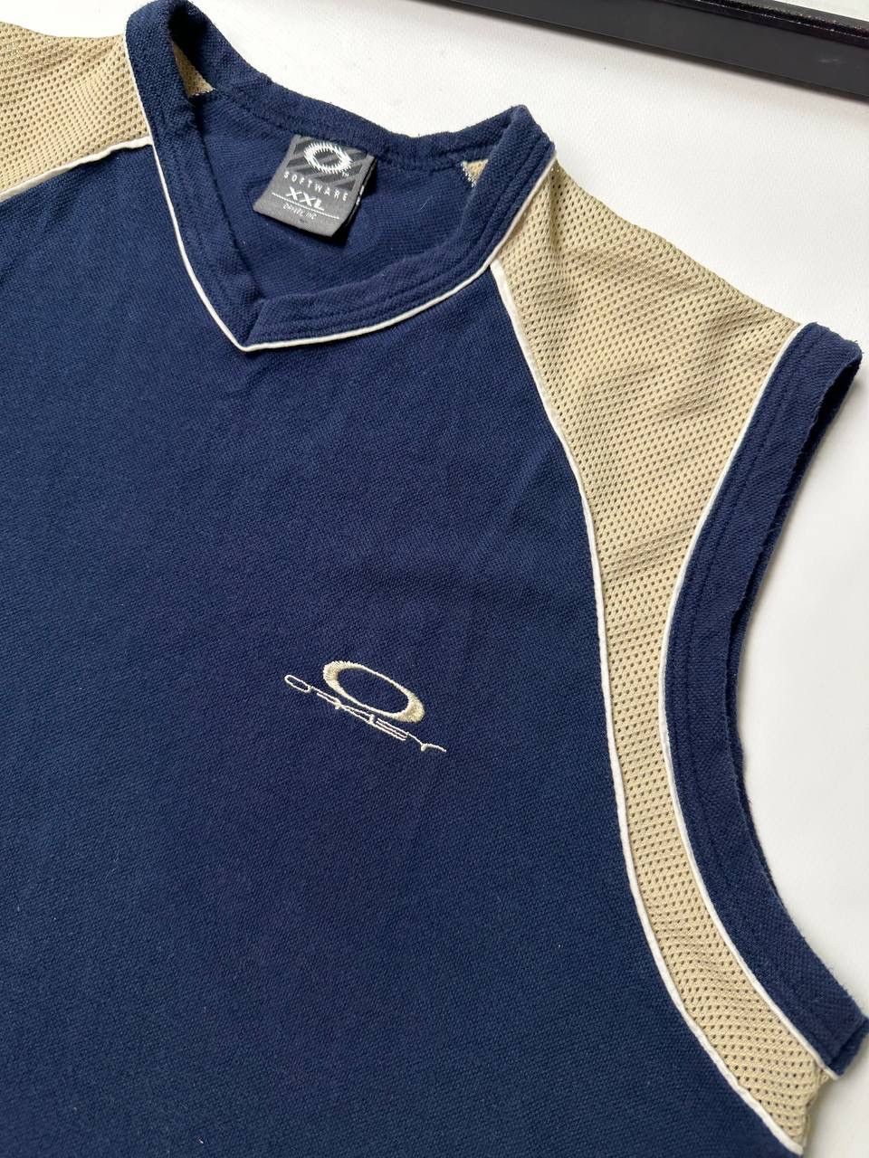 Oakley 90s Oakley Software Rare Tank Top USA made Size US L / EU 52-54 / 3 - 2 Thumbnail