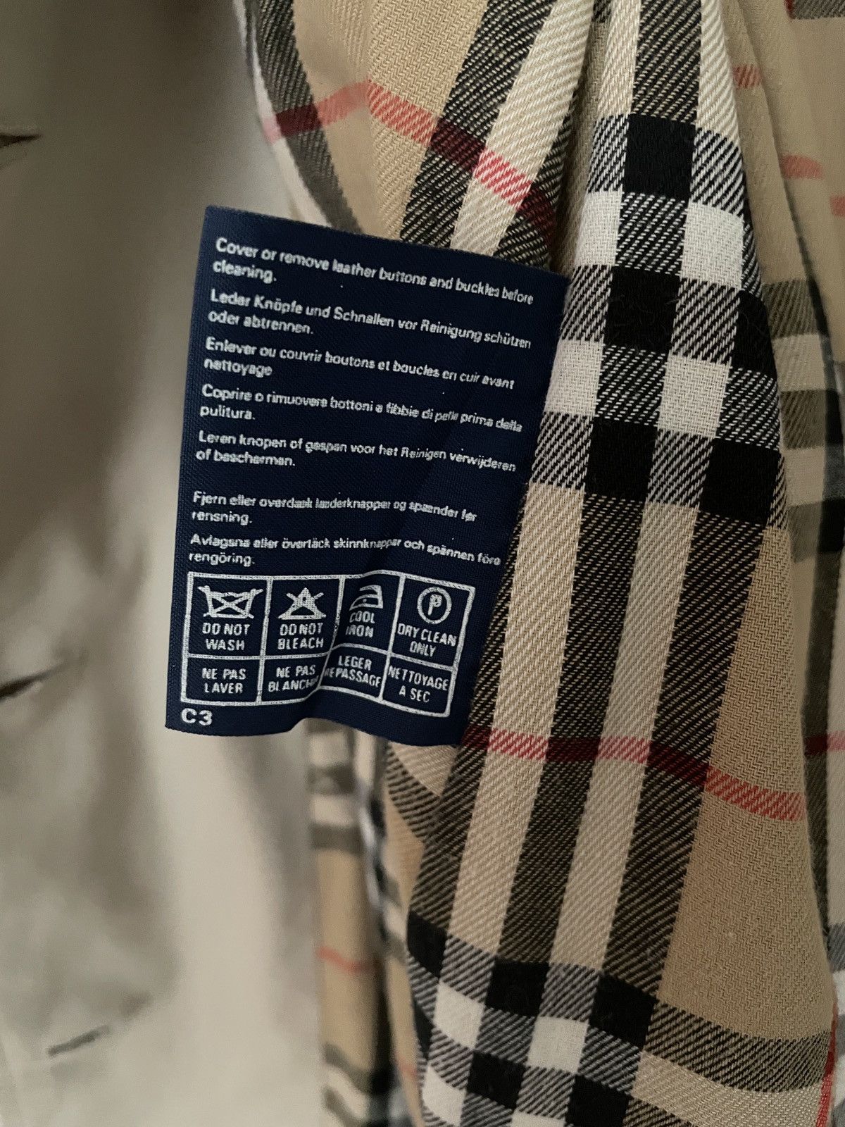 Burberry Vintage Brand Burberry Made in England Trench Coat 1990s Size US M / EU 48-50 / 2 - 7 Thumbnail