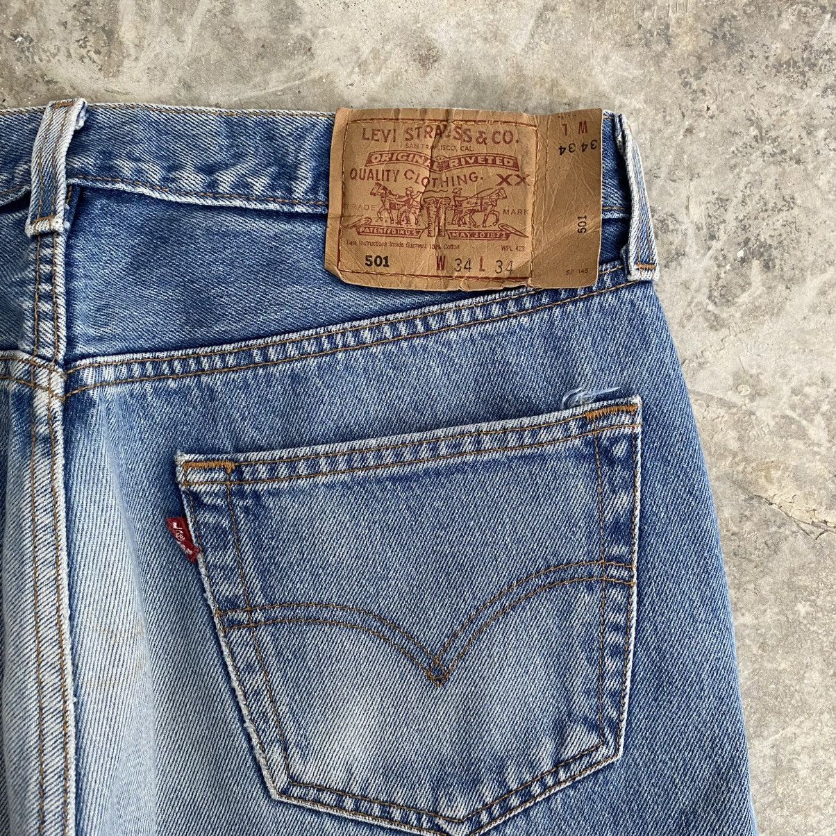 Levi's Vintage Late 90’s Levis 501 Faded Blue Distressed Jeans Size US 33 - 15 Thumbnail