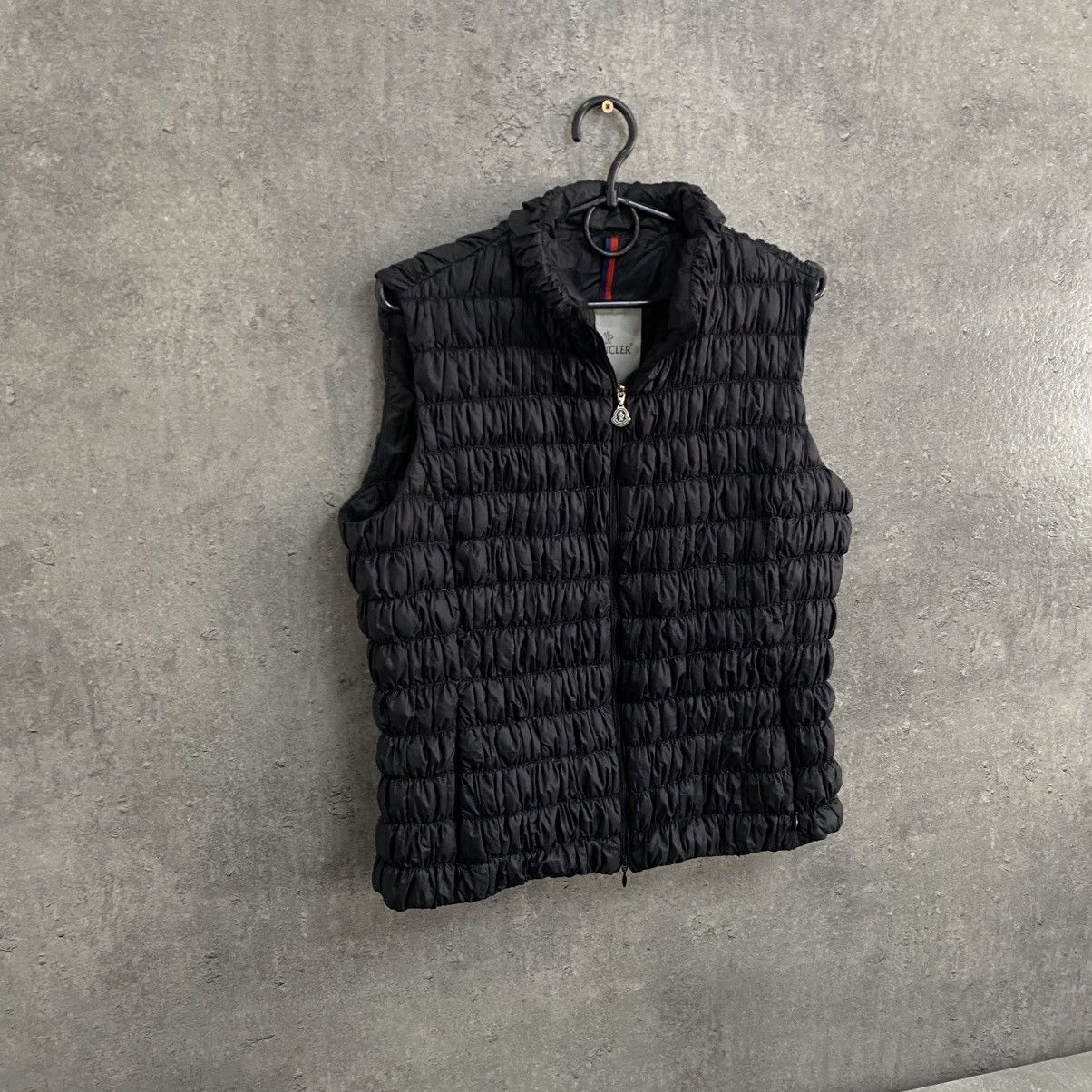 Moncler Moncler Women’s Puffer Vest Size XS / US 0-2 / IT 36-38 - 3 Thumbnail