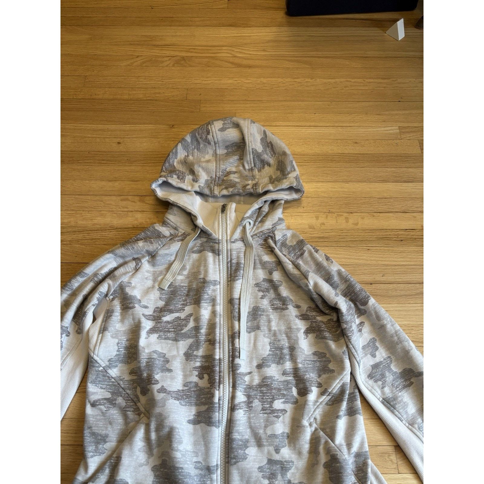 Athleta Athleta Womens Triumph Printed Hoodie Full Zip Jacket L Grey Size L / US 10 / IT 46 - 3 Thumbnail