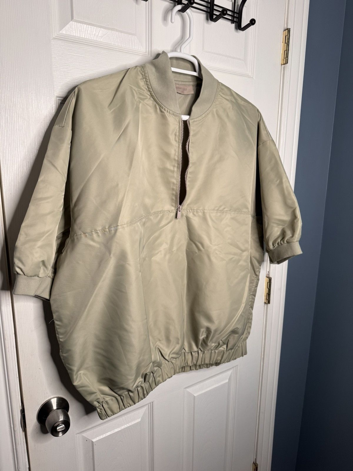 Fear of God Fear of God ESSENTIALS Nylon 1/4 Zip Size US XL / EU 56 / 4 - 3 Thumbnail