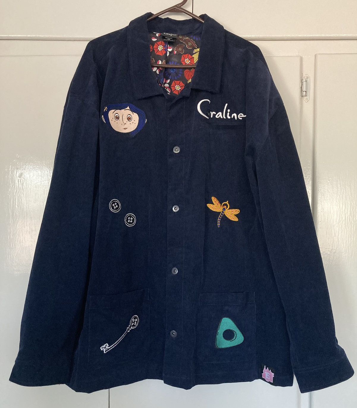 Other CORALINE EMBROIDERED ICONS CHORE JACKET BOX LUNCH EXCLUSIVE Size 3XL / US 20-22 - 1 Thumbnail