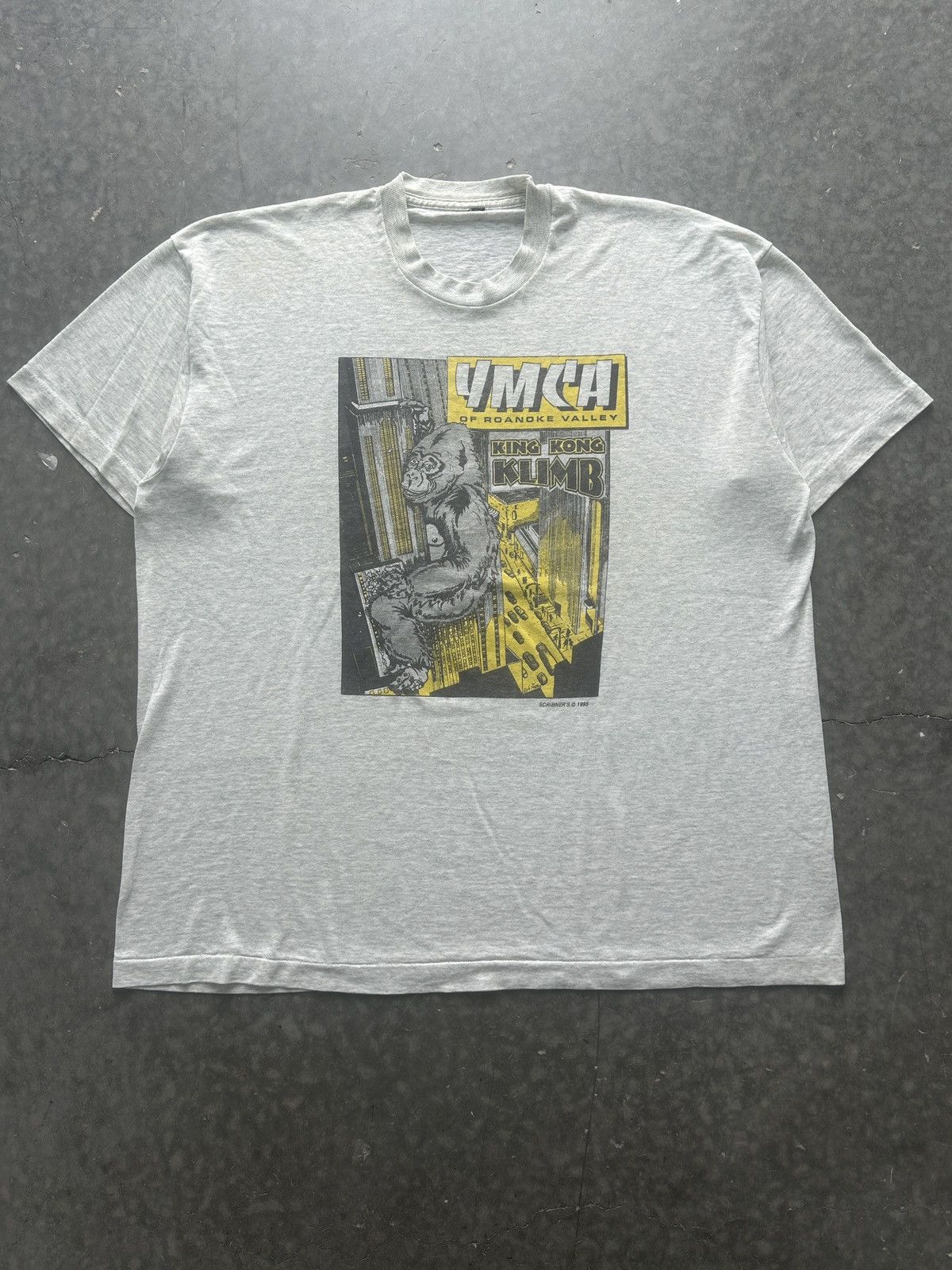 Vintage Vintage 90s Roanoke King Kong Graphic Tee Size US XL / EU 56 / 4 - 1 Thumbnail