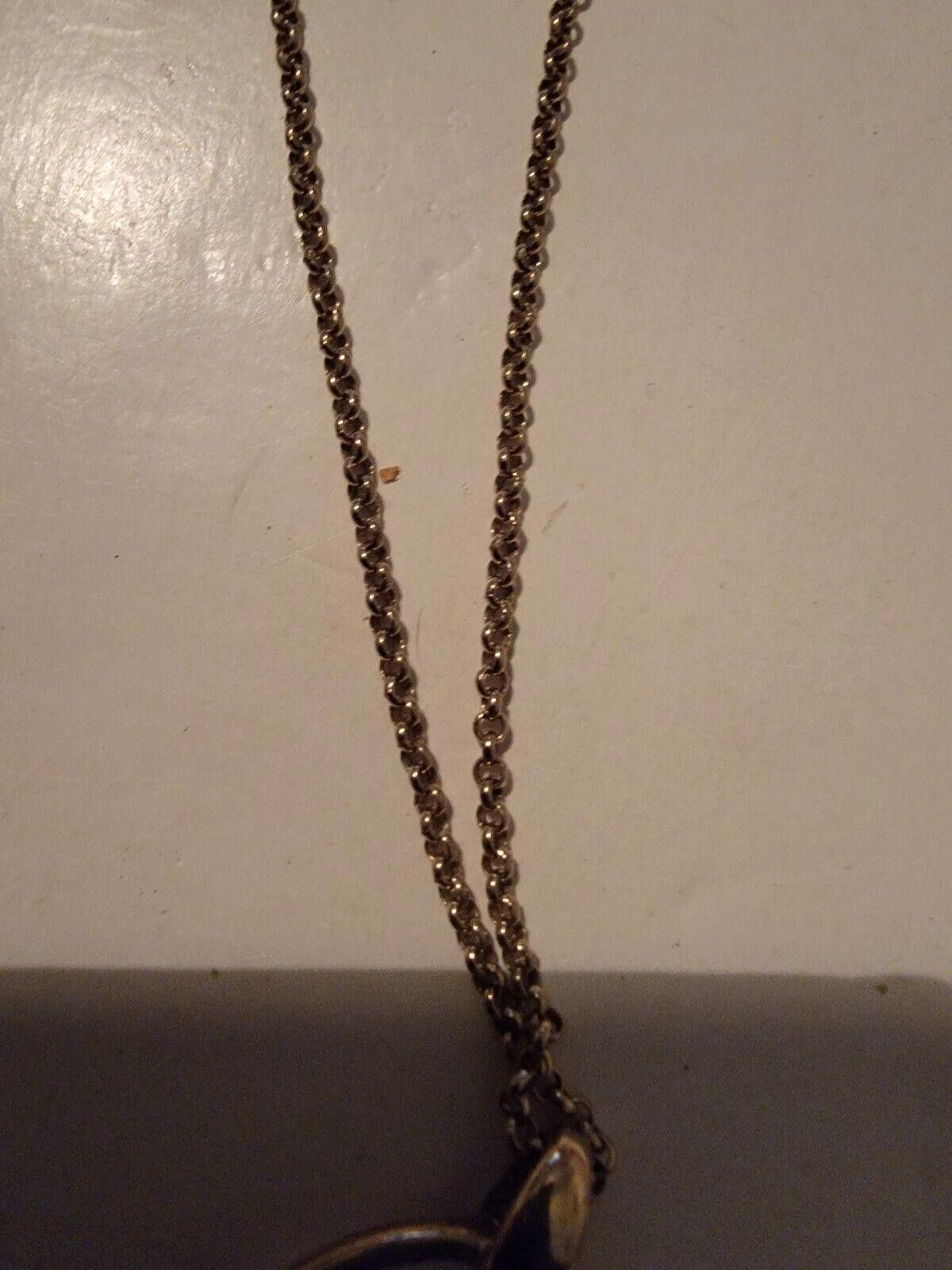 The Unbranded Brand Vintage Gold Tone Necklace Mother Of Pearl Pendant Oval Size ONE SIZE - 4 Thumbnail