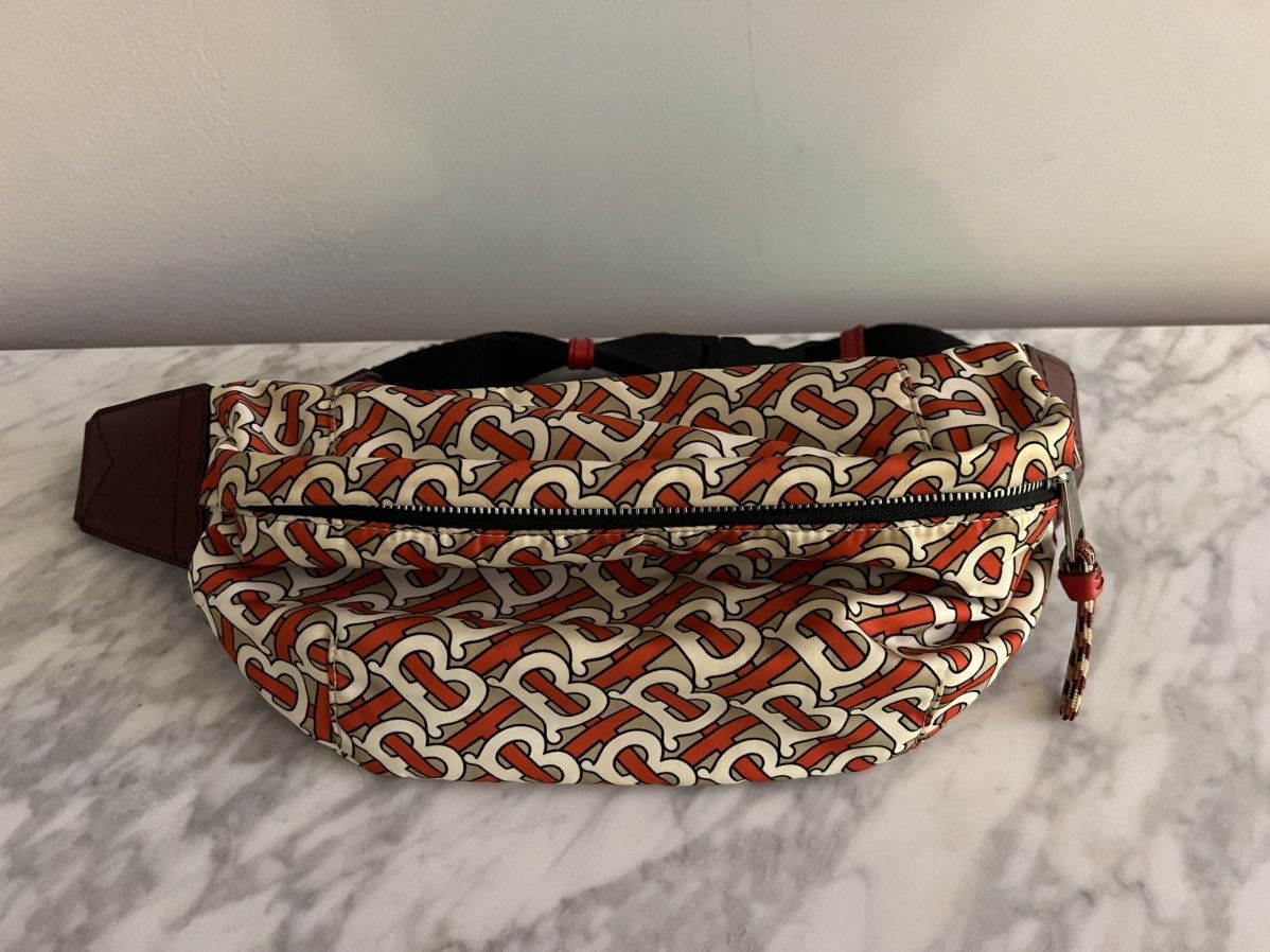 Burberry Burberry TB logo monogram belt bag Size ONE SIZE - 1 Thumbnail