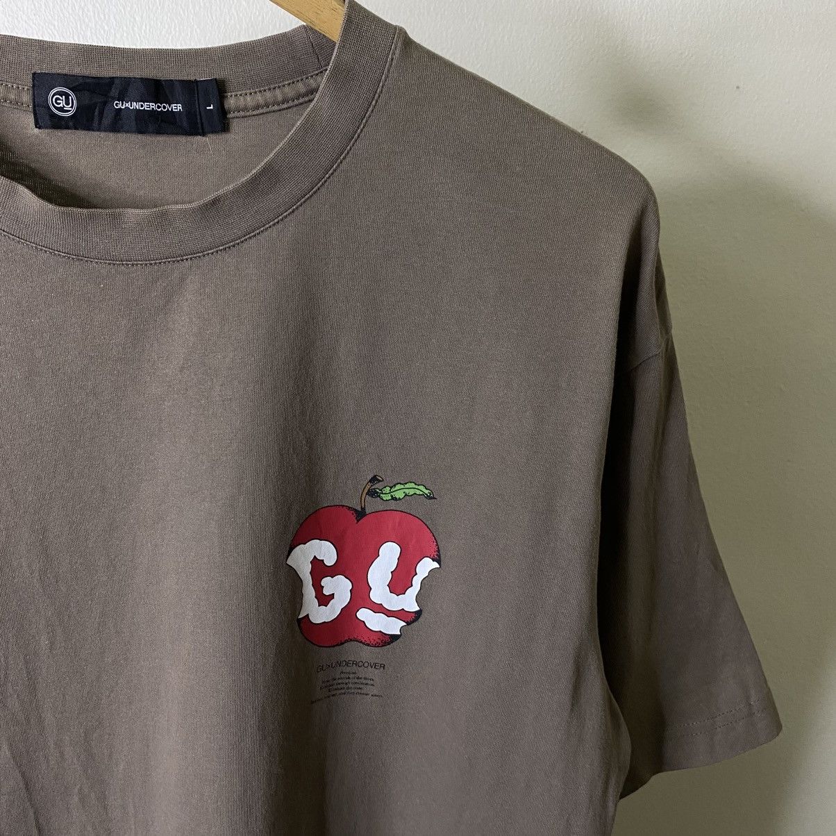 Undercover GU x Undercover Jun Takahashi Apple Collaboration T Shirt Size US XL / EU 56 / 4 - 2 Thumbnail