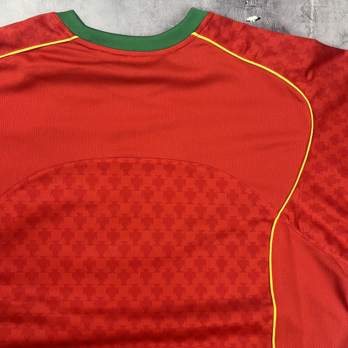 Nike Rare! Portugal Nike Vintage Soccer Jersey Shirt 00s Size US L / EU 52-54 / 3 - 17 Thumbnail