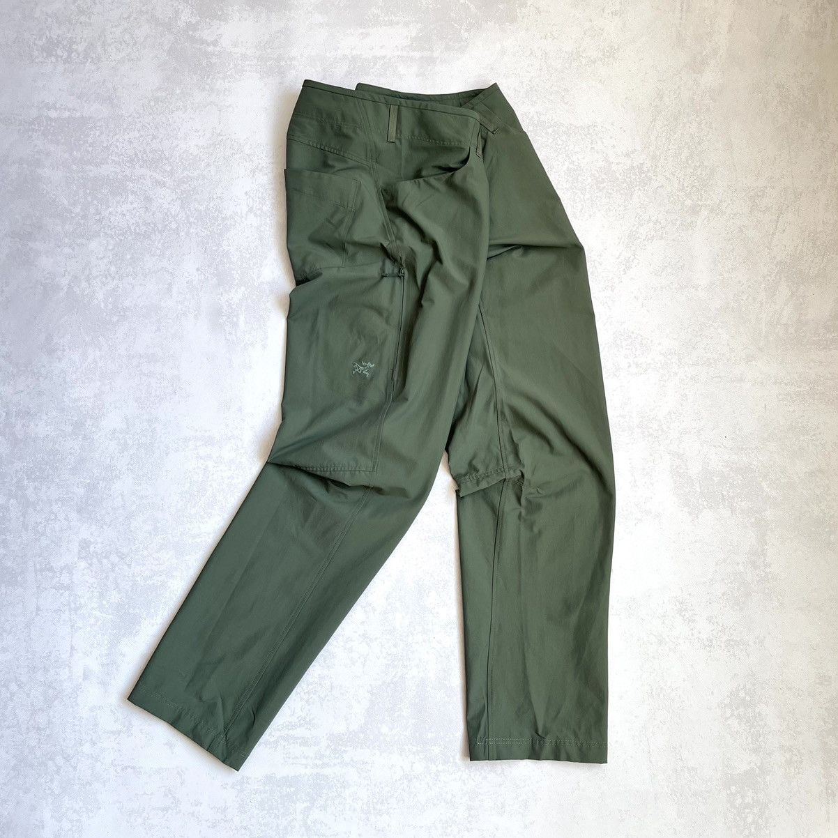 image of Arcteryx Green Cargo Nylon Pants, Men's (Size 30)