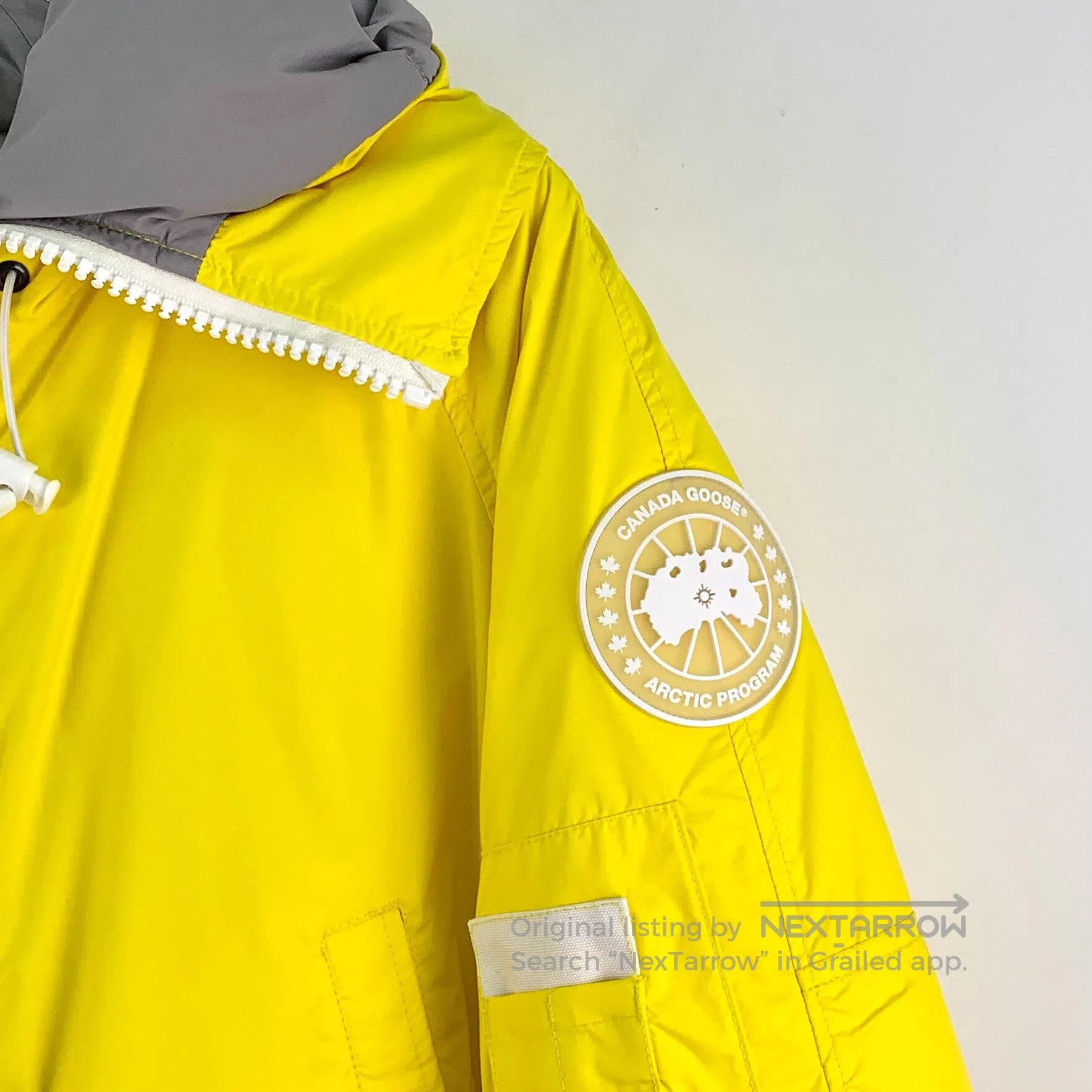 Canada Goose Canada Goose Yellow Logo Patch Hooded Long Sleeve Down Jac Size US XS / EU 42 / 0 - 3 Thumbnail