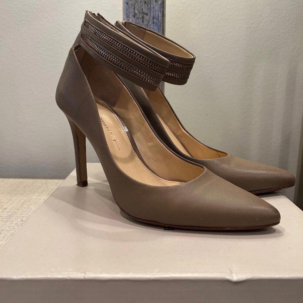 Banana Republic Banana Republic GAYLE pump with Zippered Ankle Strap Size US 8.5 / IT 38.5 - 2 Thumbnail