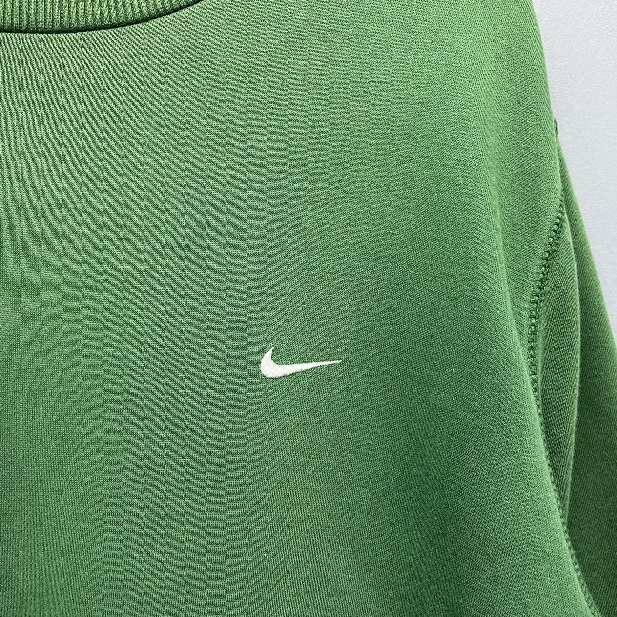 Nike Vintage Nike Small Logo Crewneck Sweatshirt Size US XL / EU 56 / 4 - 5 Thumbnail