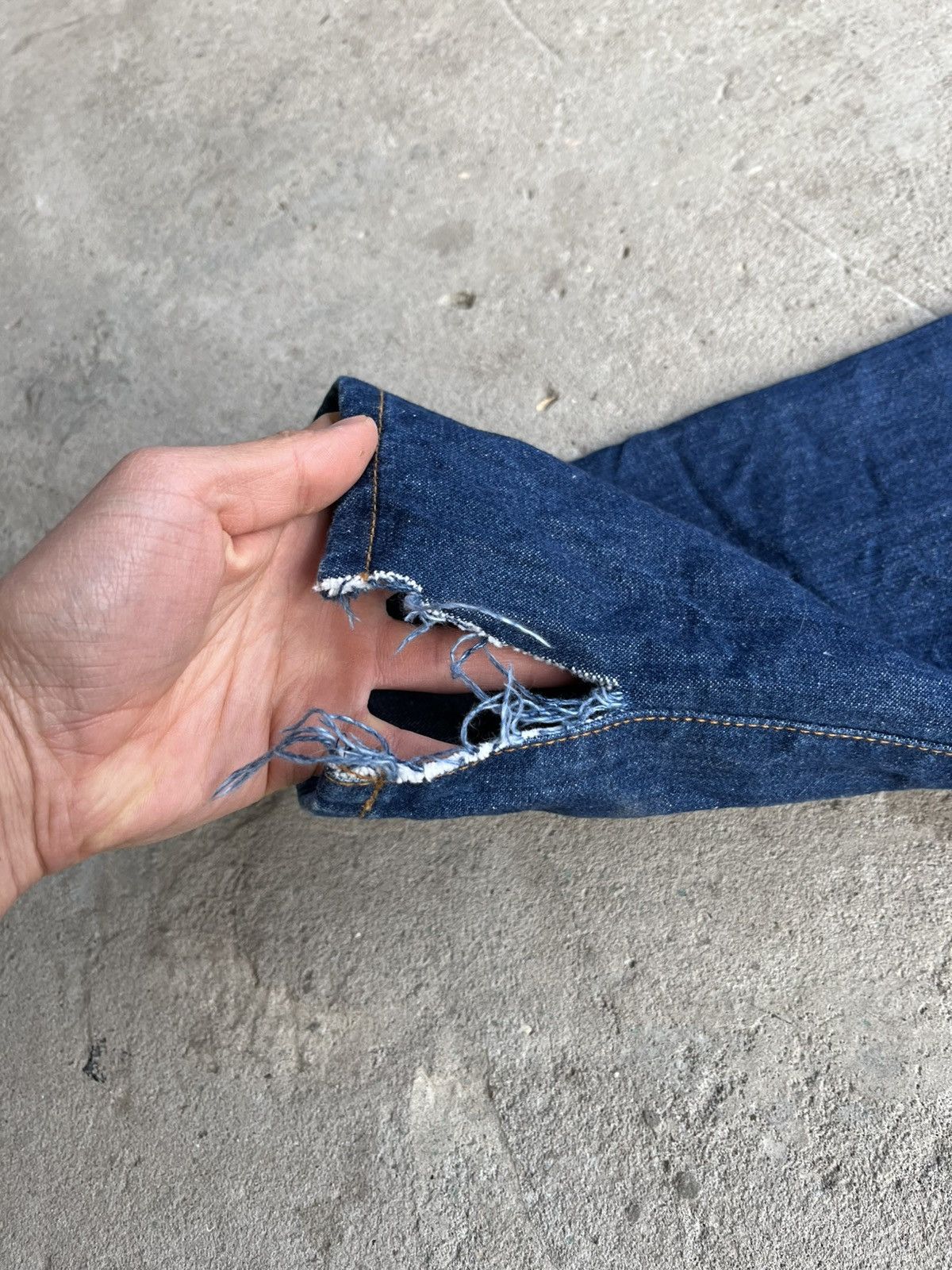 Dolce & Gabbana × Japanese Brand D&G Vintage Dolce & Gabbana Distressed Denim Straight Jeans Size US 32 / EU 48 - 7 Thumbnail