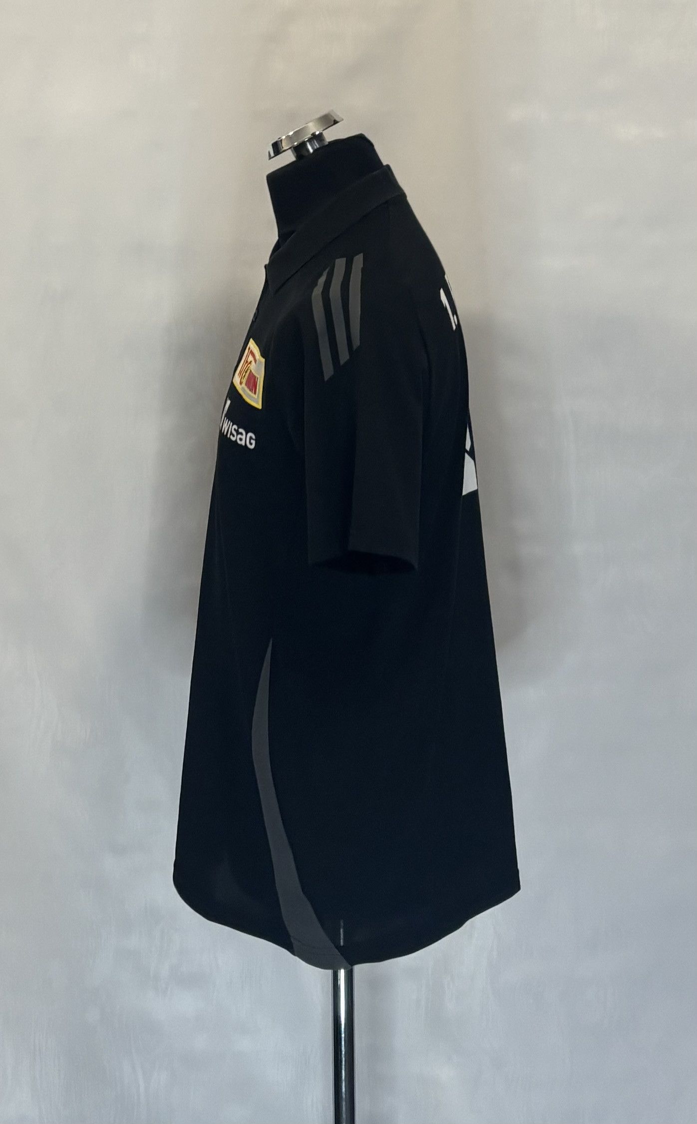 Adidas Union Berlin 2024/2025 Adidas Polo Size. M Size US M / EU 48-50 / 2 - 3 Thumbnail