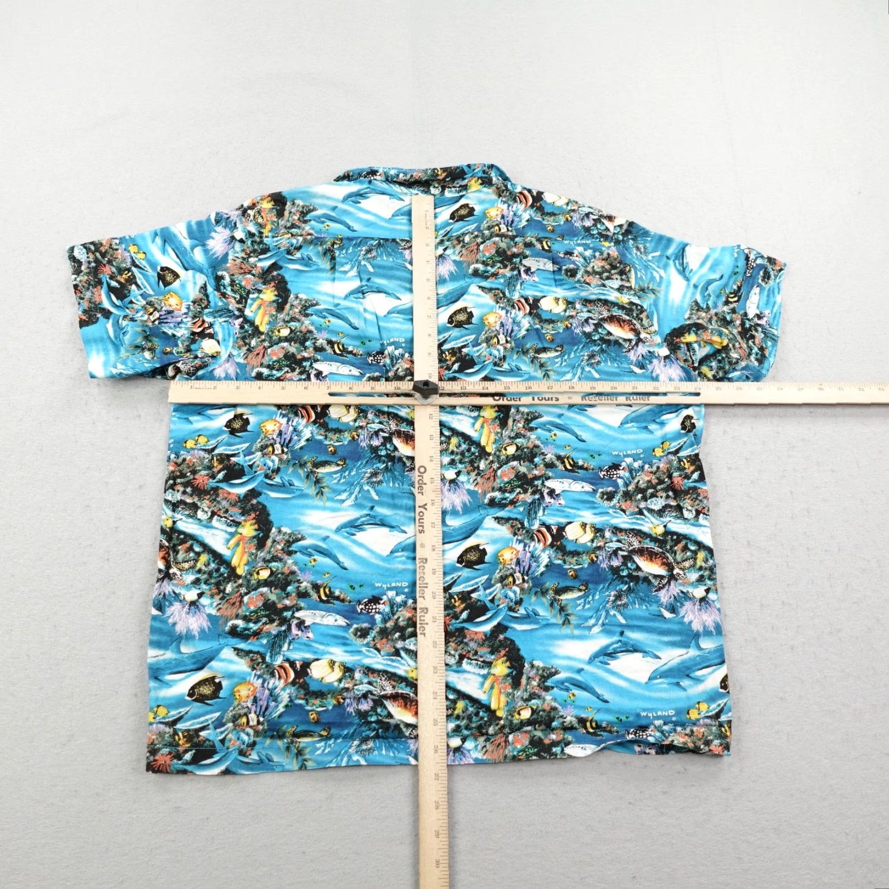 Vintage VINTAGE Dem Crazy Shirt Mens Medium Blue Hawaiian Ocean Sea Life Aloha Camp Fish Graphic Print Button-Up Short Sleeve Size US M / EU 48-50 / 2 - 6 Thumbnail