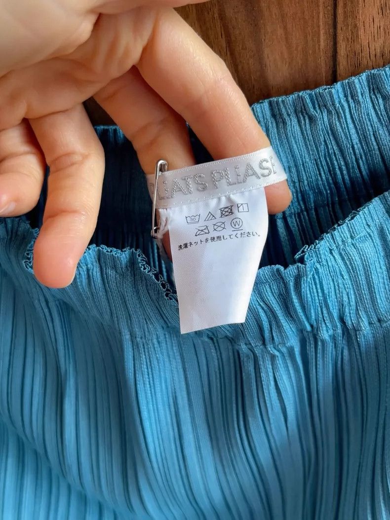 Issey Miyake Issey Miyake size:3 Blue pleated shorts Size 42" / US 20 - 2 Thumbnail