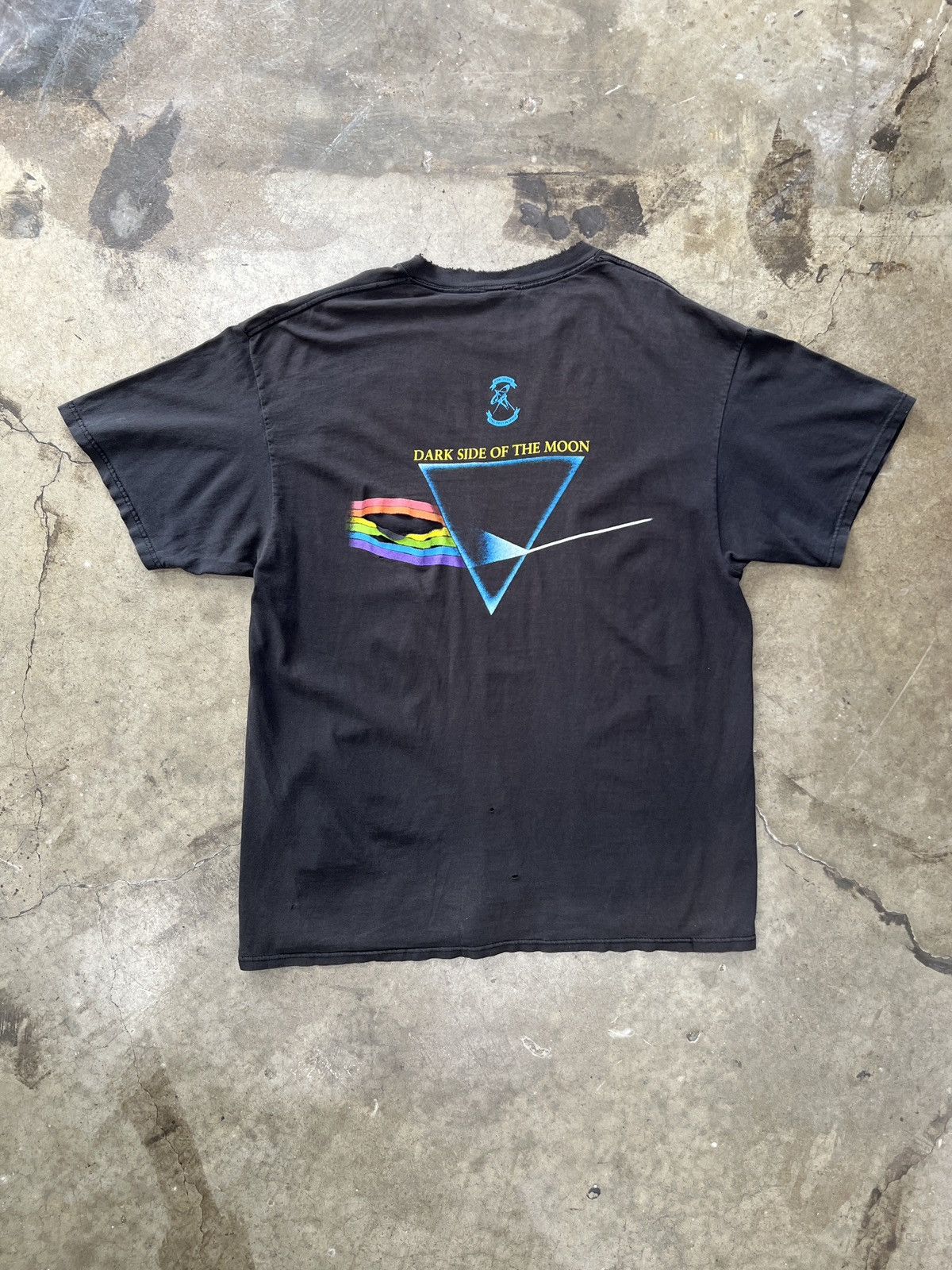 Band Tees Vintage 1996 Pink Floyd Dark Side of the Moon Band Tee XL Size US XL / EU 56 / 4 - 5 Thumbnail