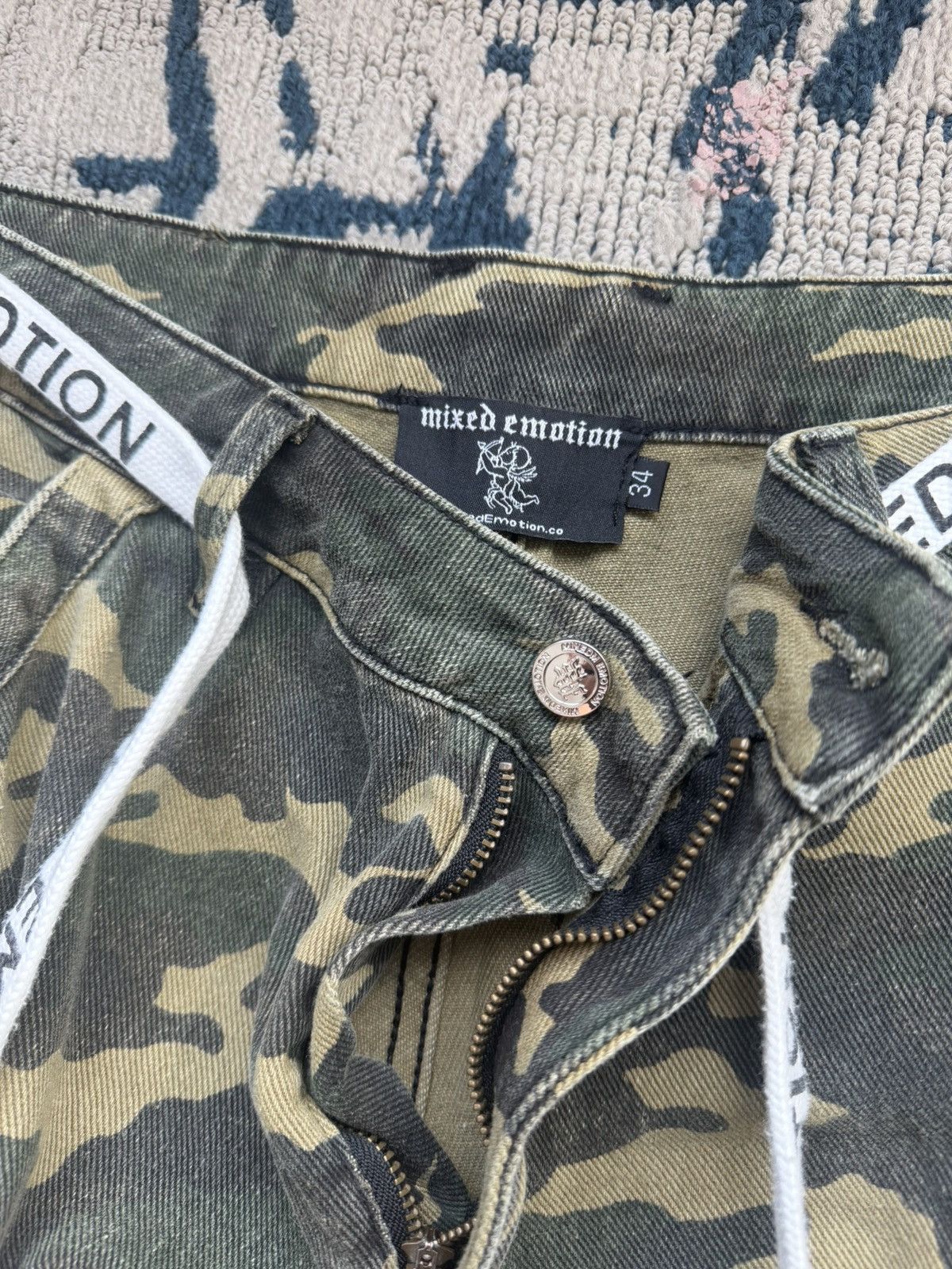 Other Mixed Emotion cargos Size US 34 / EU 50 - 3 Thumbnail