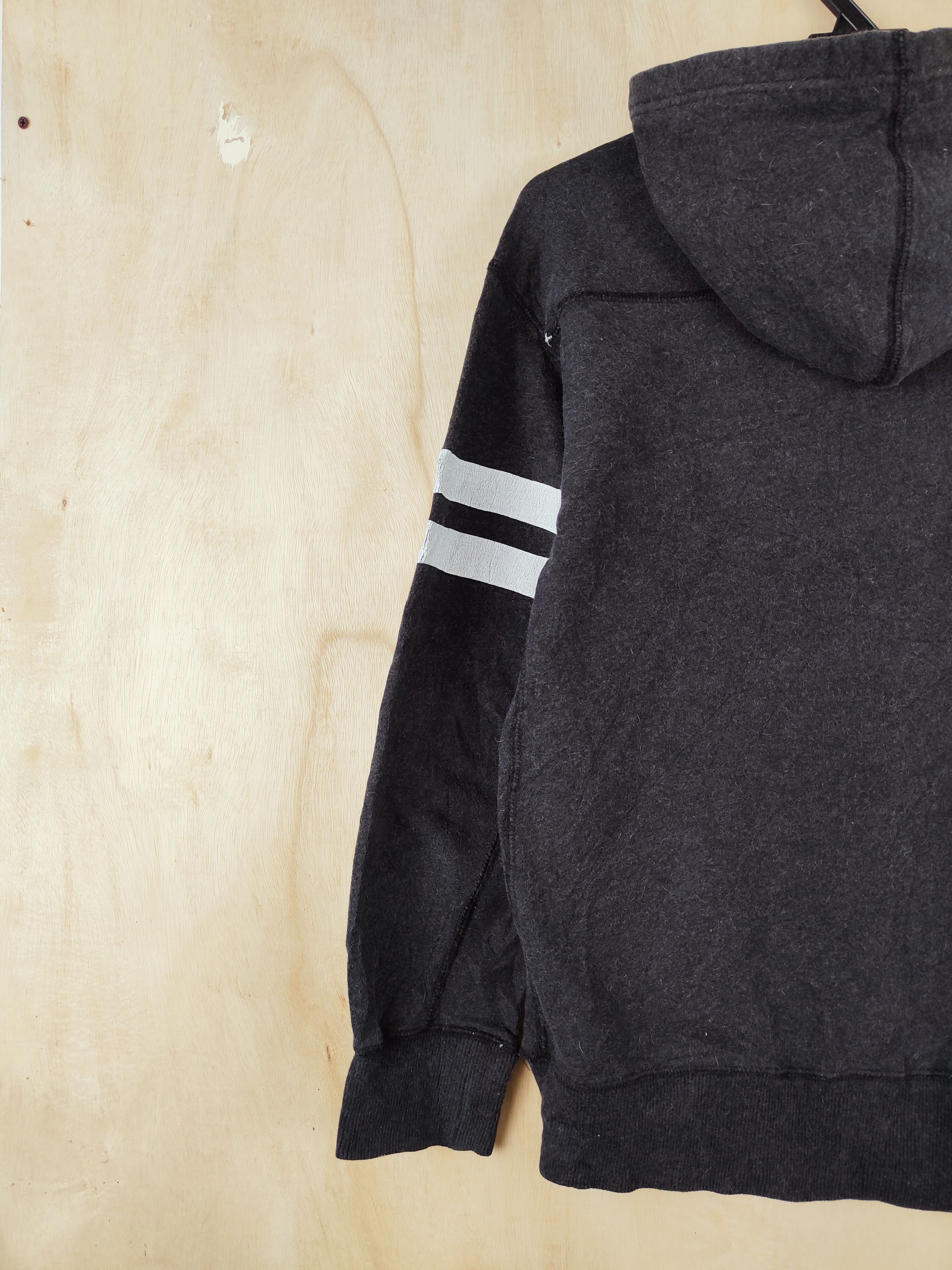 Japanese Brand × Vintage Vintage 💥 Wilson Black Faded Hoodie Sweatshirts Size US L / EU 52-54 / 3 - 9 Thumbnail