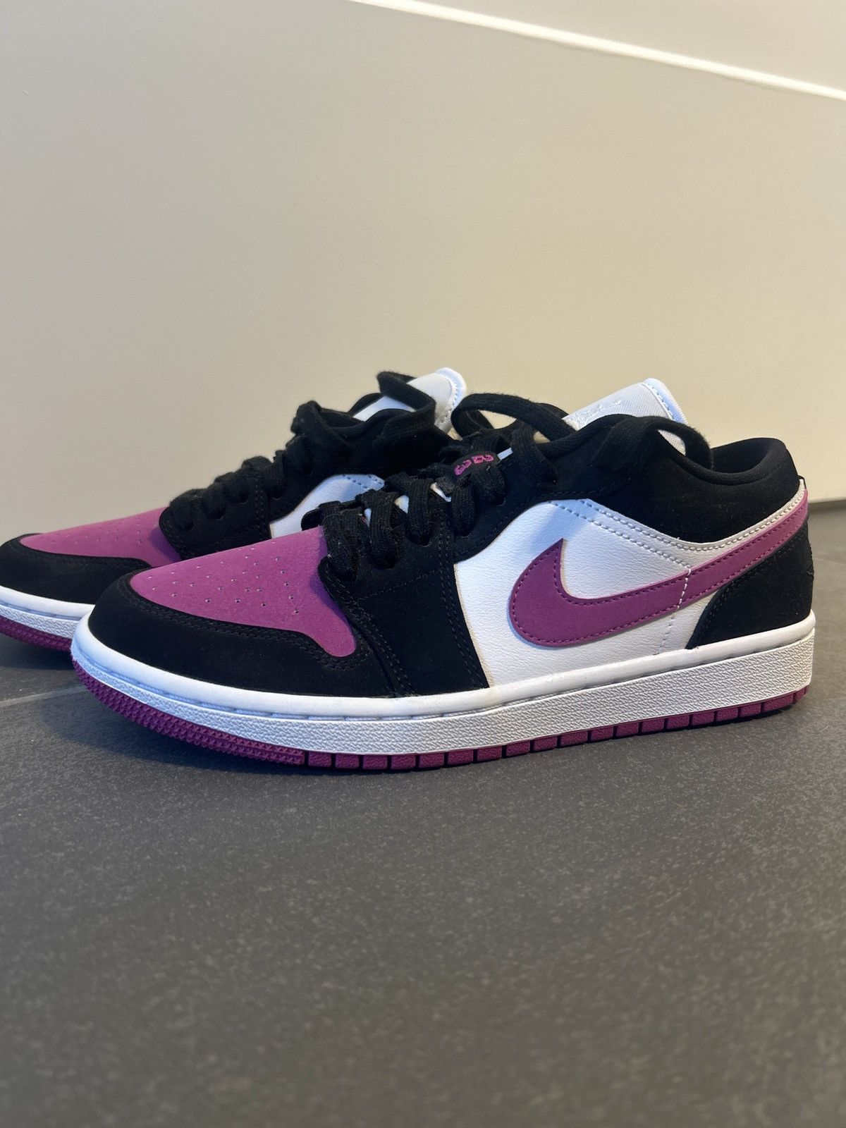 Nike Air Jordan 1 Low Size US 8.5 / IT 38.5 - 1 Thumbnail