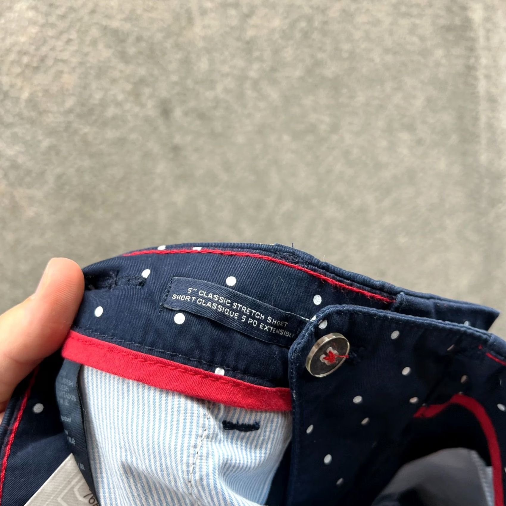 Tommy Hilfiger VINTAGE Tommy Hilfiger Shorts Womens 2 Navy Blue White Polka Dot Classic Stretch 5" Size 26" / US 2 / IT 38 - 3 Thumbnail