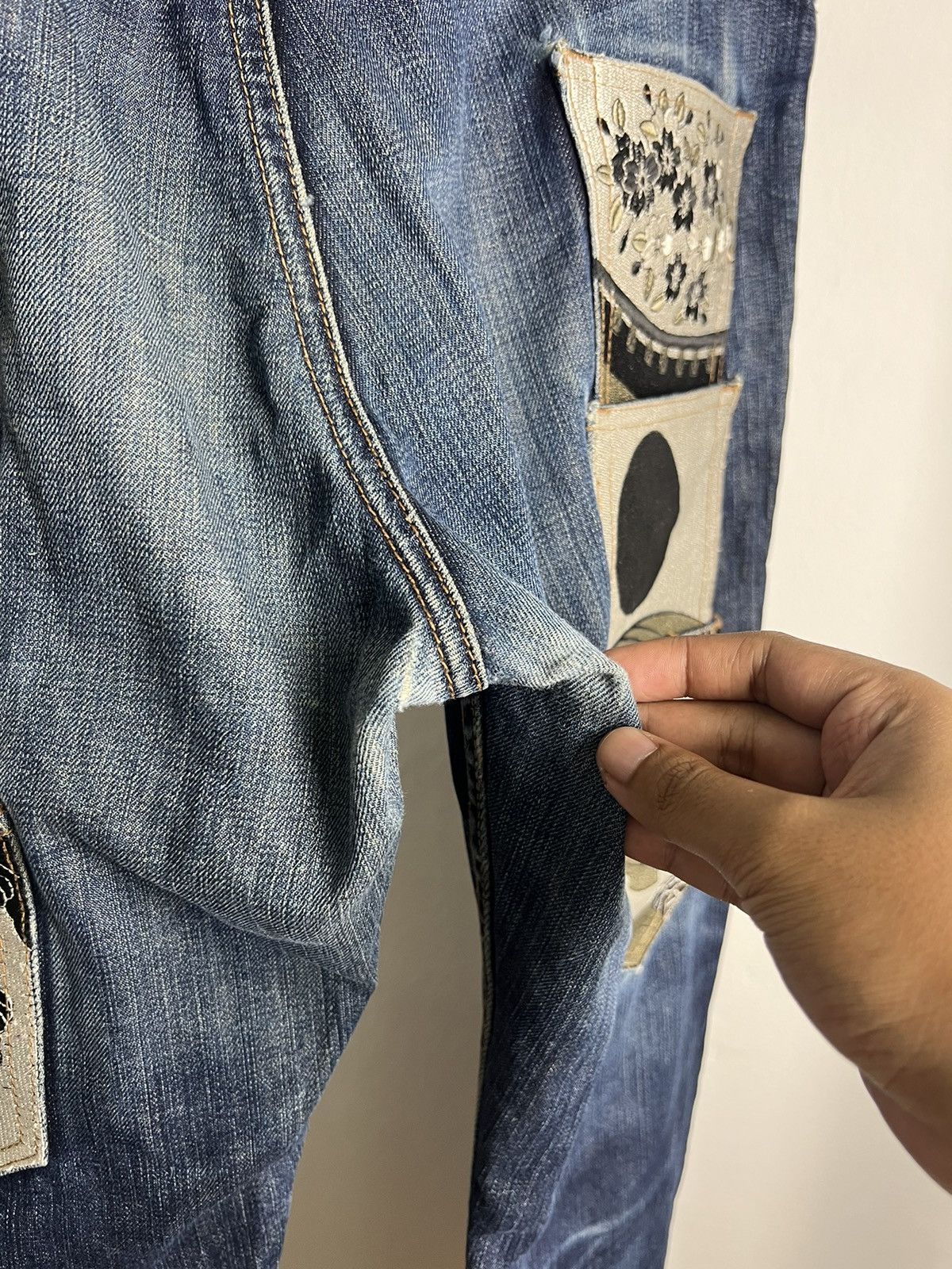Japanese Brand × Kamakura × Vintage Vintage Kamakura Triple Pockets Embroidered Design Denim Size US 36 / EU 52 - 4 Thumbnail