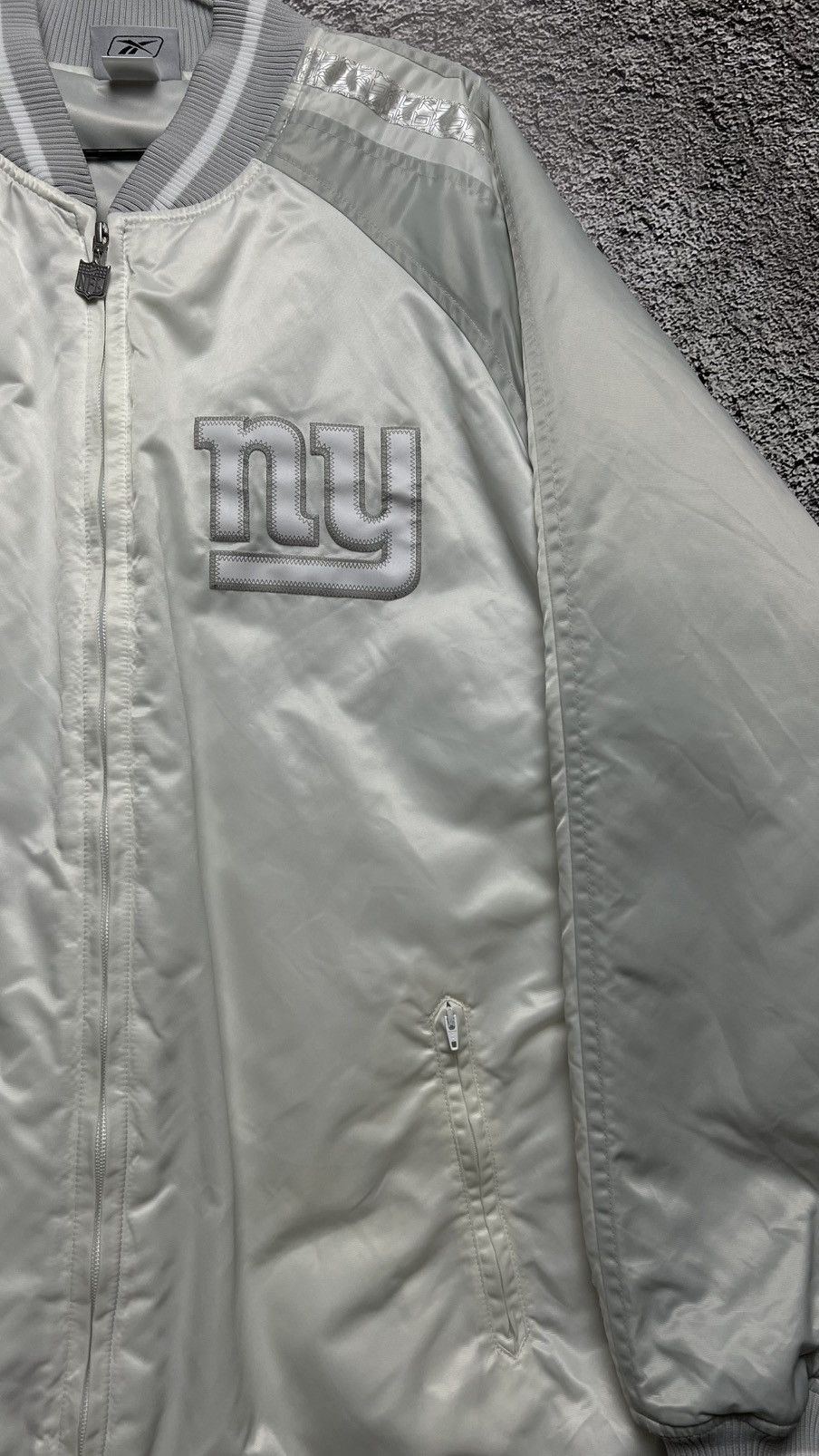 Early 00’s New York Giants NFL reebok Y2K bomber jacket