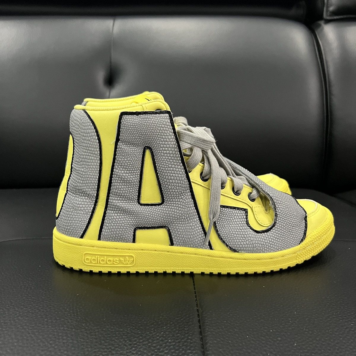 Jeremy Scott Adidas by Jeremy Scott 3M Reflective Logo Strap Sneakers Size US 6 / IT 36 - 6 Thumbnail
