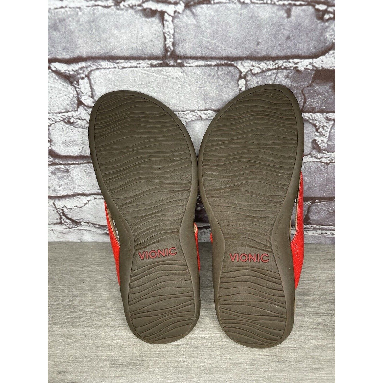 Other Vionic Bella 2 Red Synthetic Bow Casual Thong Sandals Women’ Size US 8.5 / IT 38.5 - 9 Thumbnail